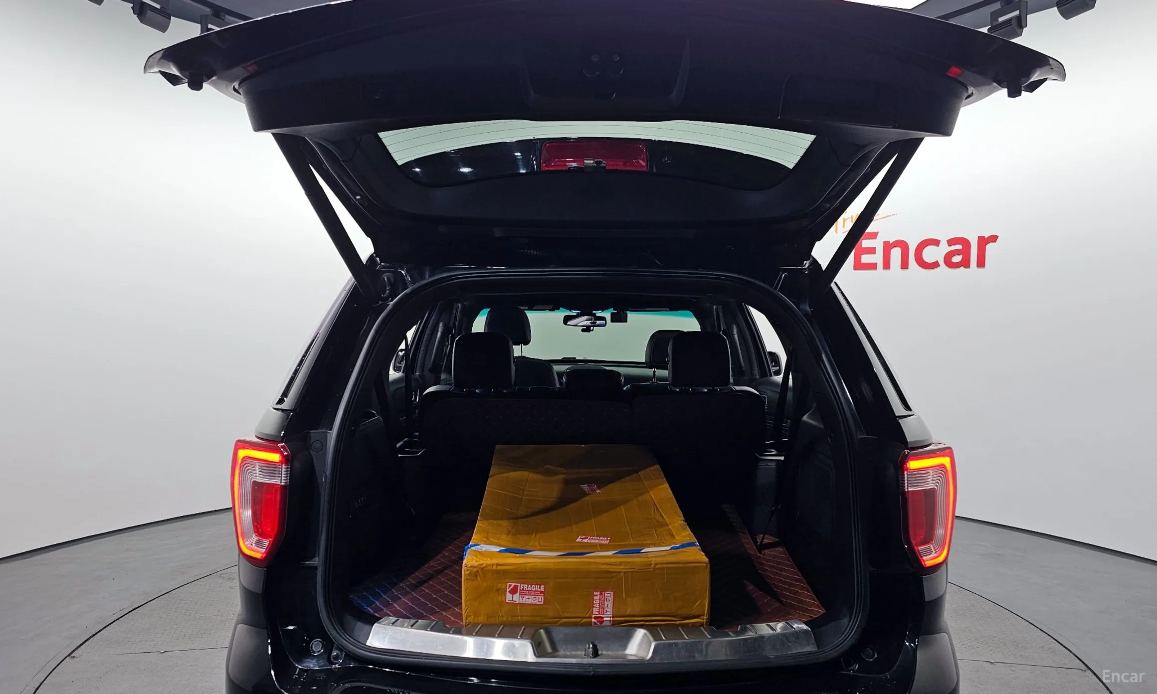 Ford Explorer превью 20
