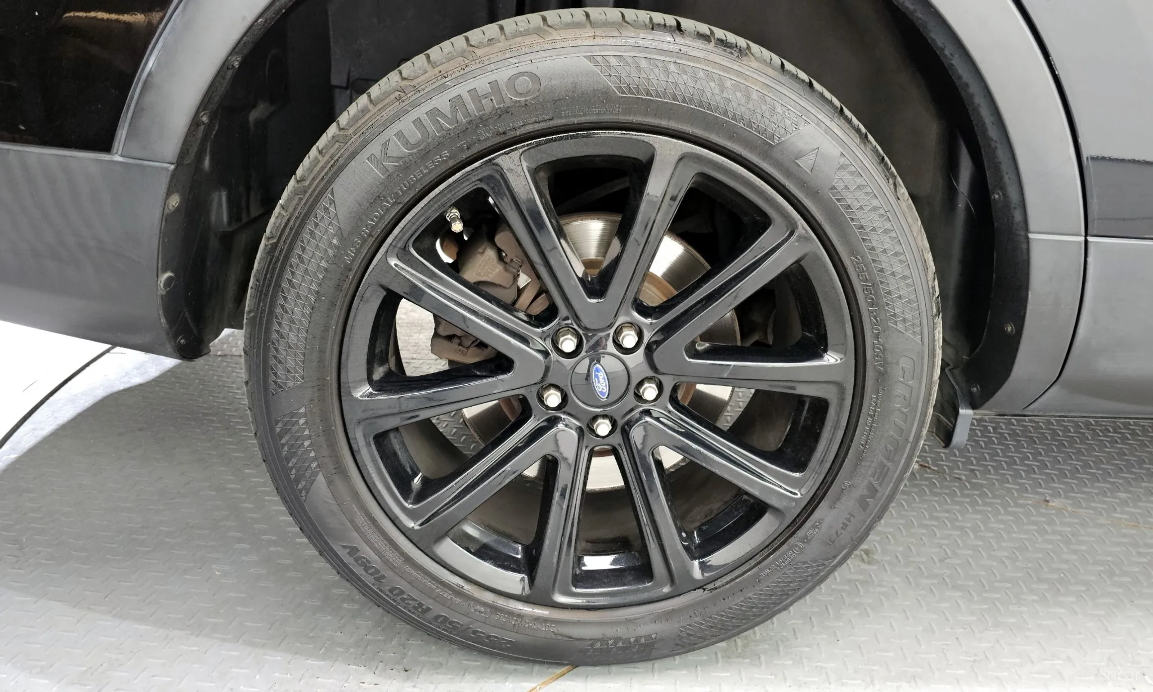 Ford Explorer превью 5