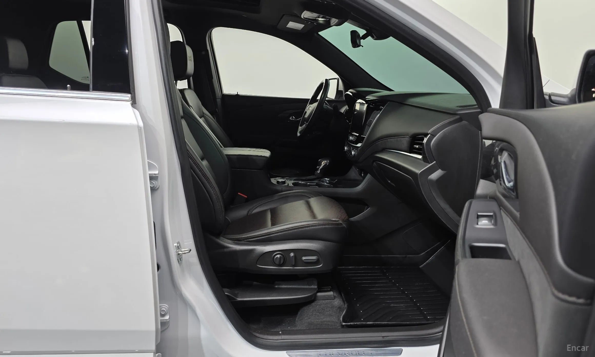 Chevrolet (GM Daewoo) Traverse превью 11