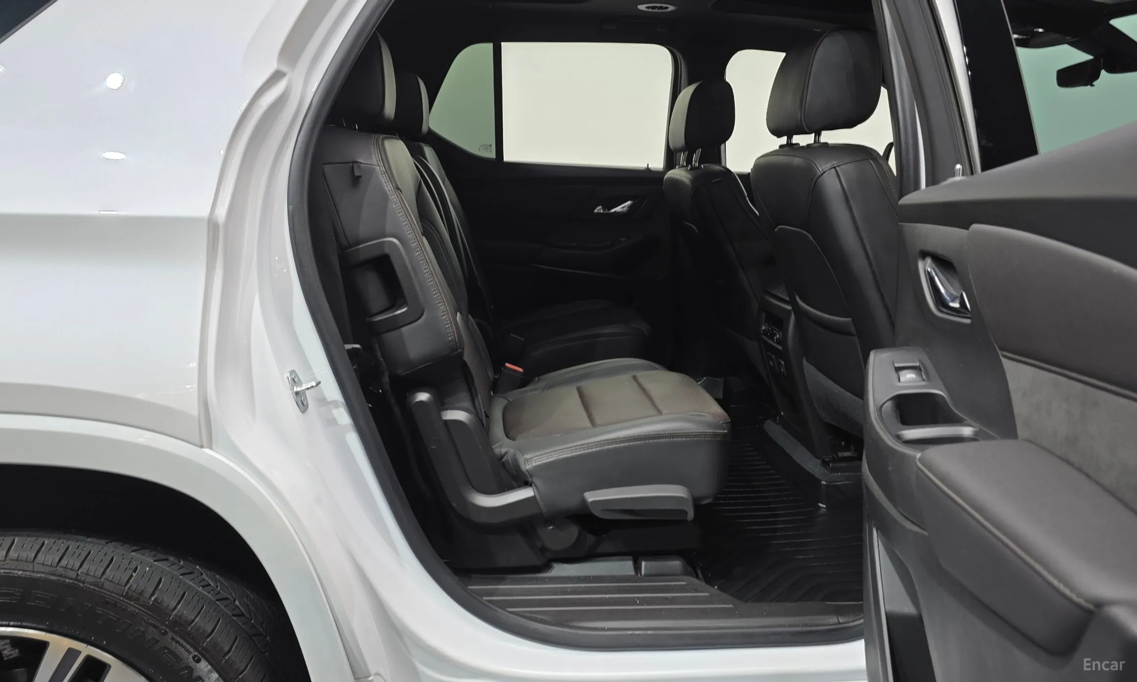 Chevrolet (GM Daewoo) Traverse превью 12