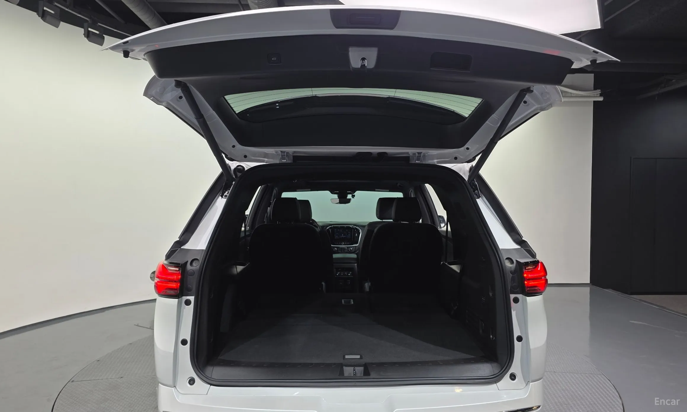 Chevrolet (GM Daewoo) Traverse превью 20
