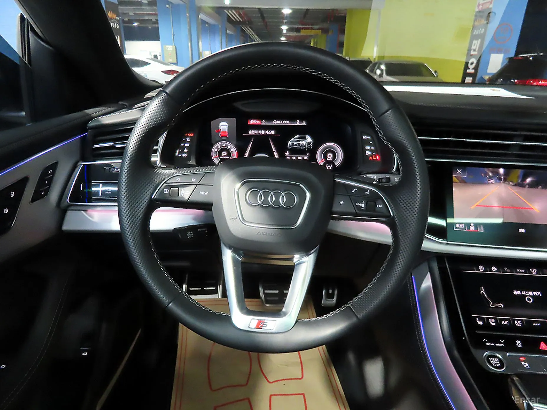 Audi Q8 (4M) превью 11