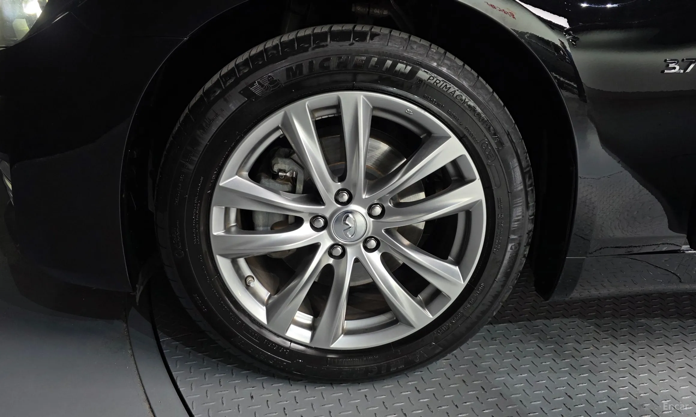 Infiniti Q70 превью 5