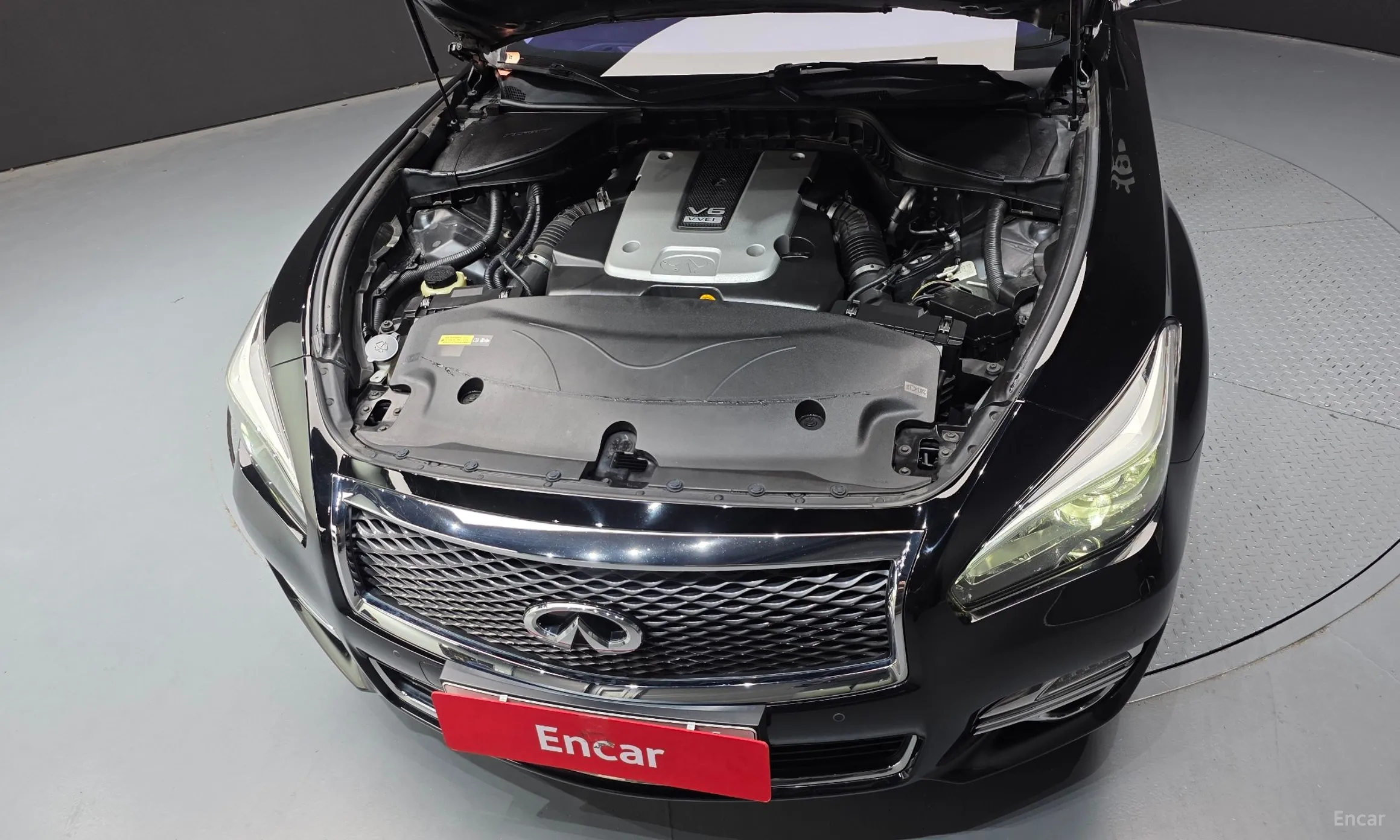Infiniti Q70 превью 6