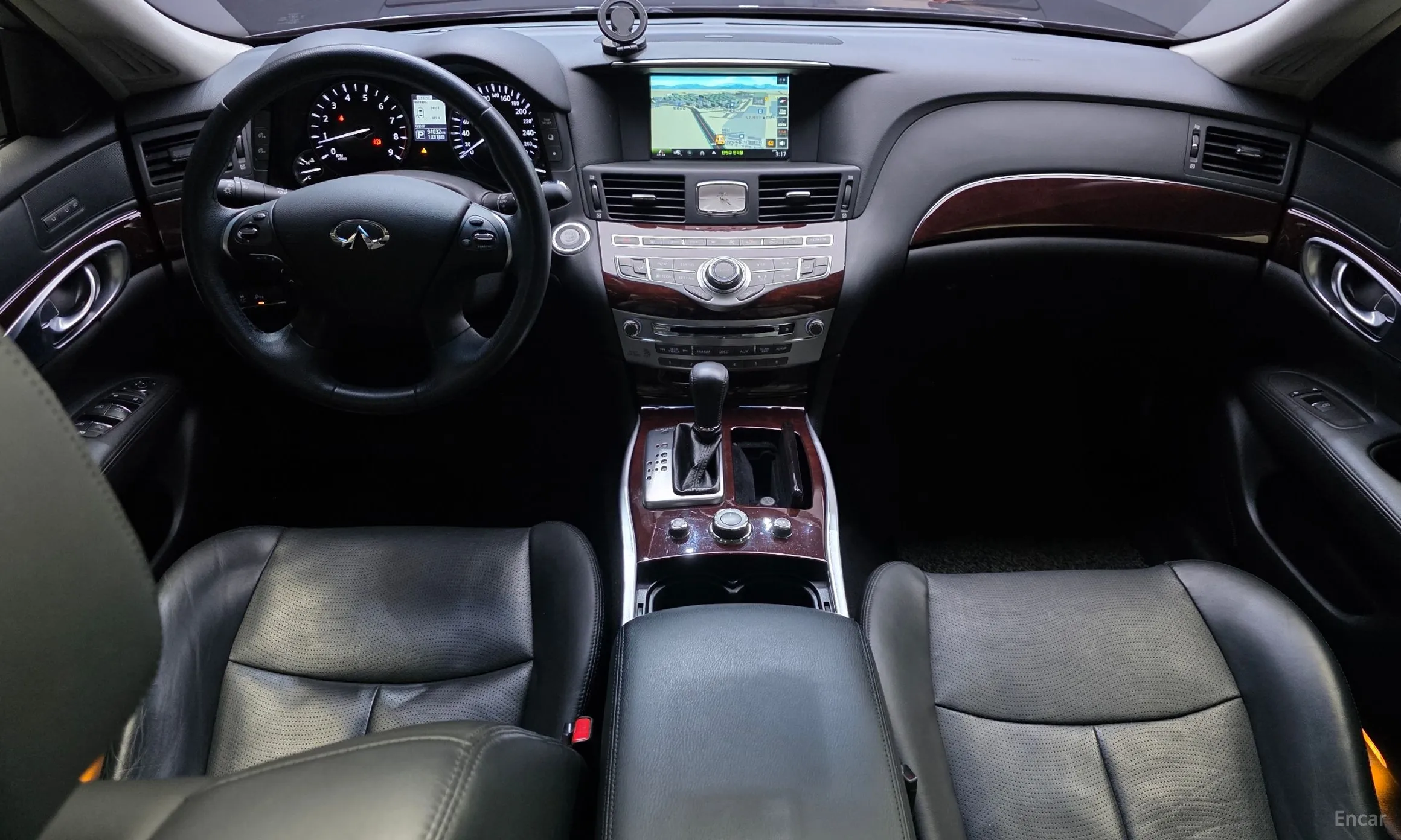 Infiniti Q70 превью 7