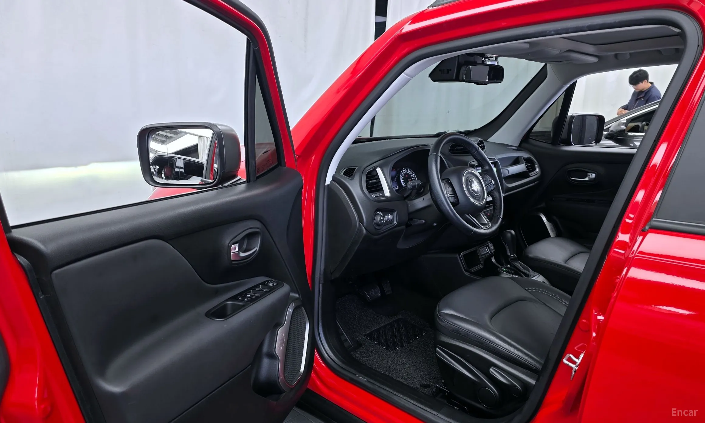 Jeep Renegade превью 10
