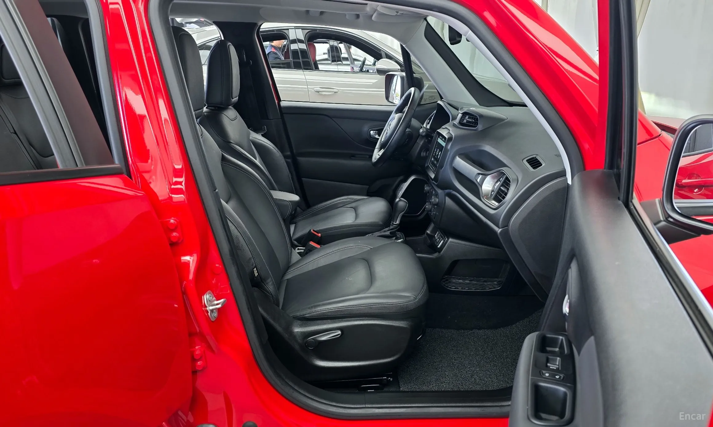 Jeep Renegade превью 11