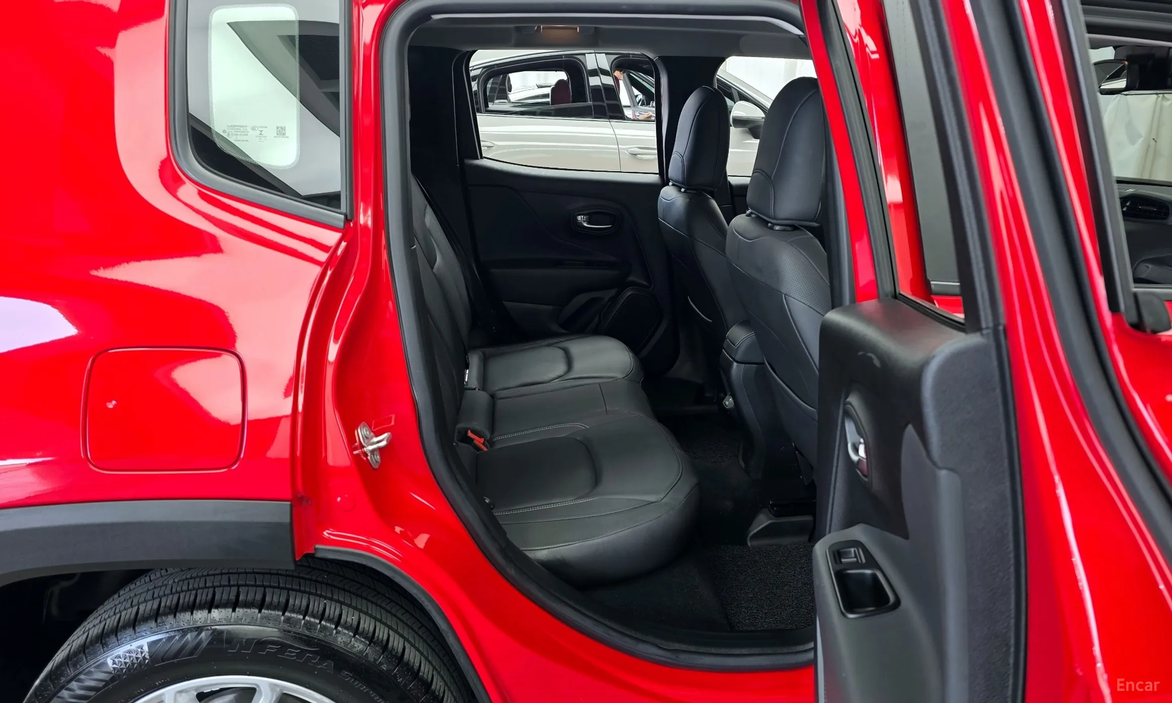 Jeep Renegade превью 12