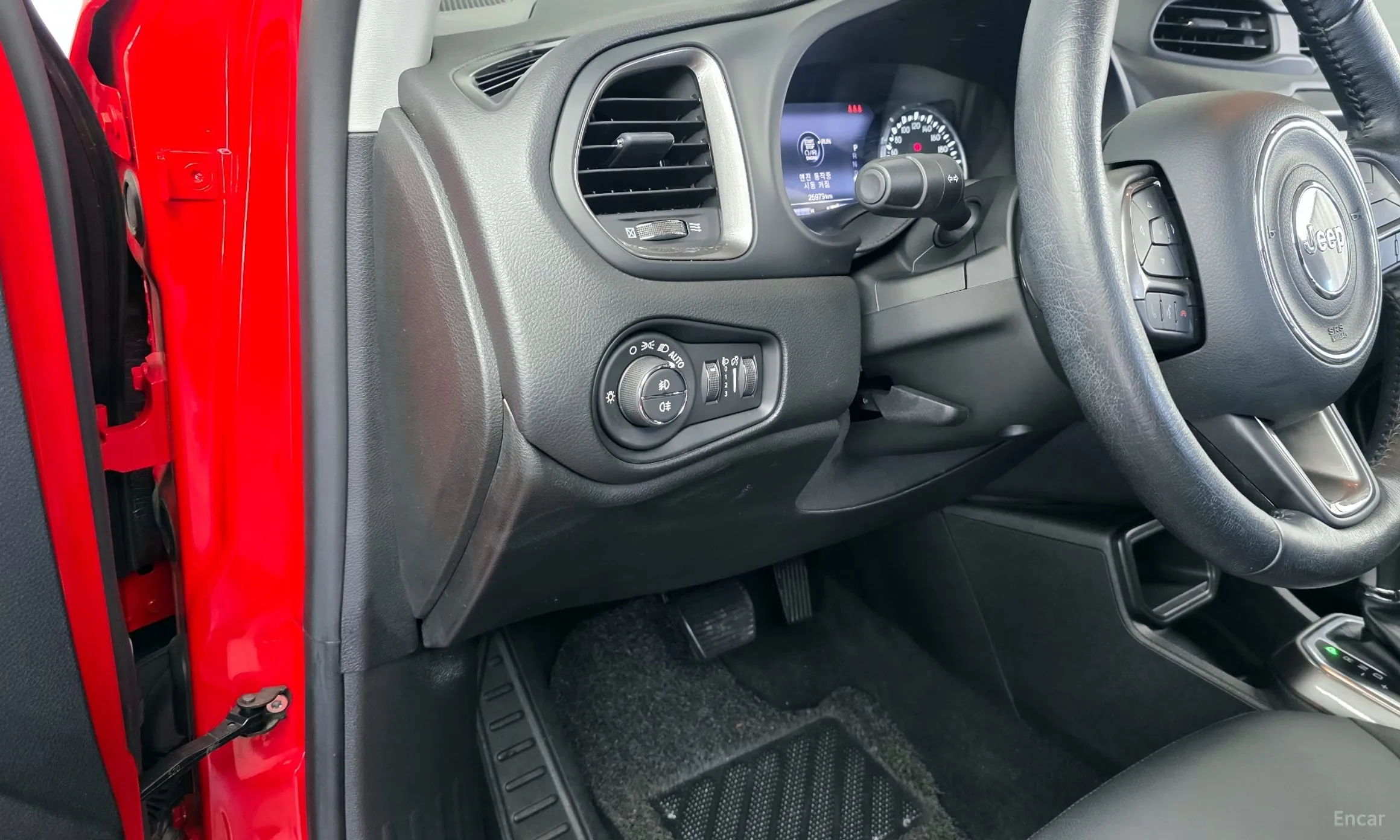 Jeep Renegade превью 19