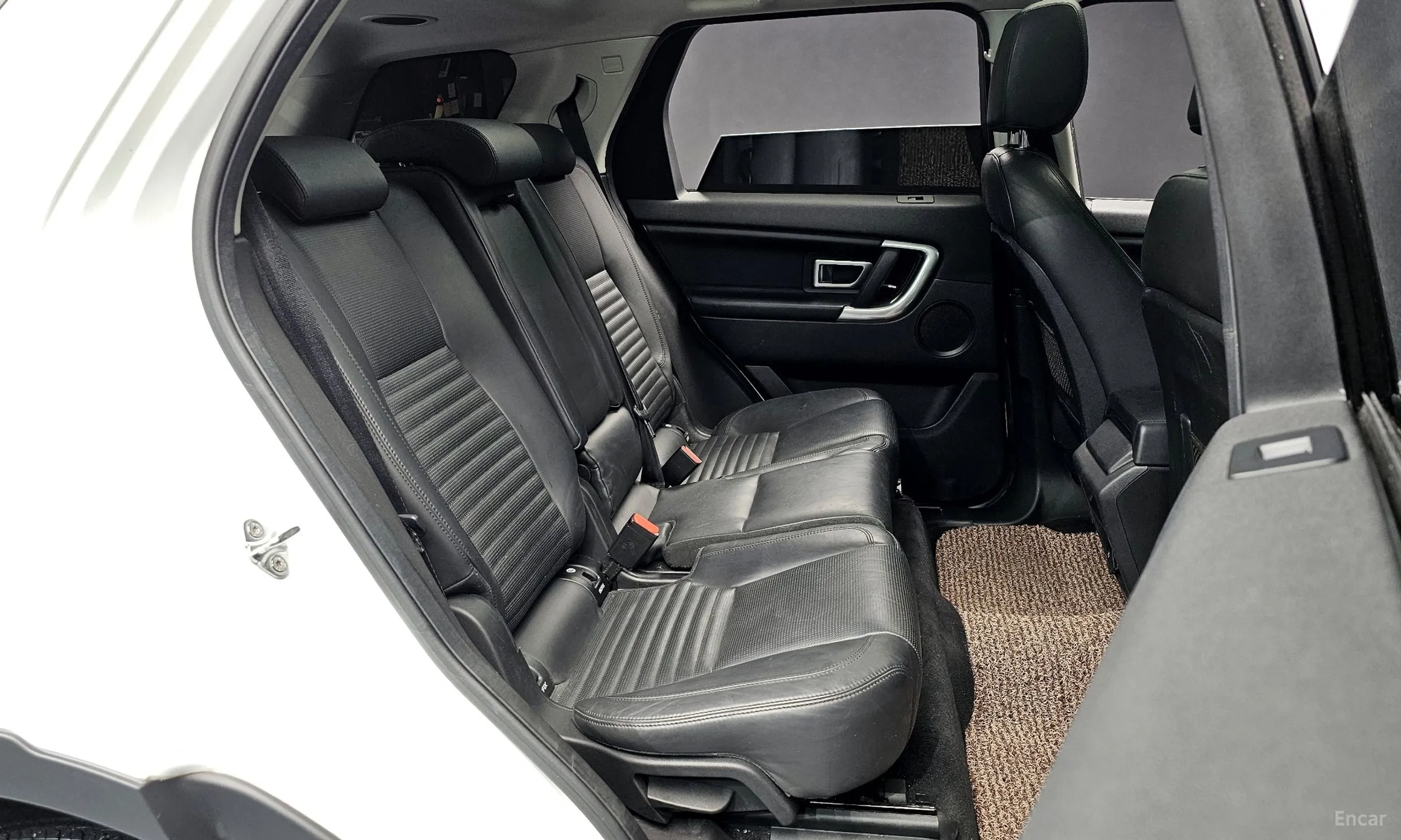 Land Rover Discovery Sports превью 11