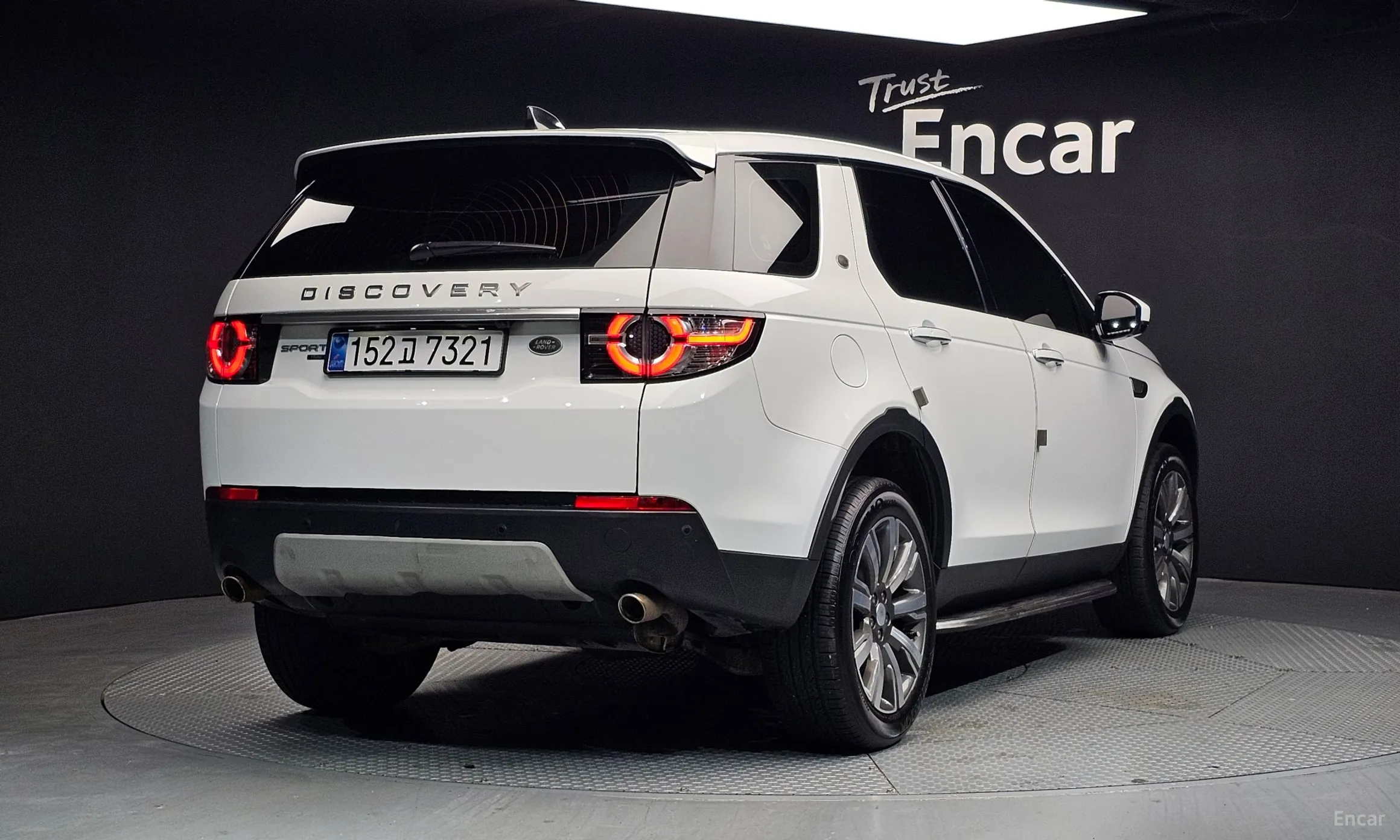 Land Rover Discovery Sports превью 2