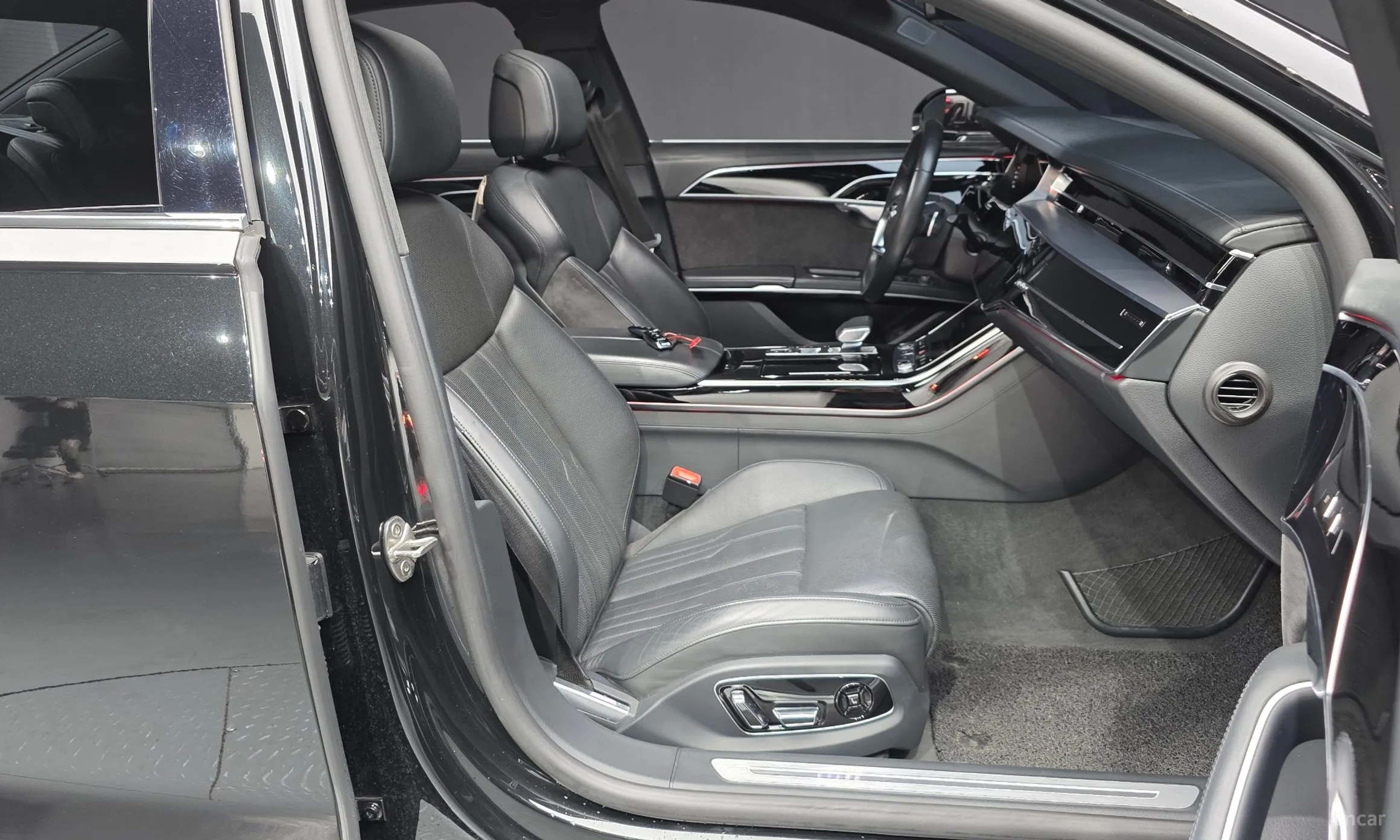 Audi A8 (D5) превью 11