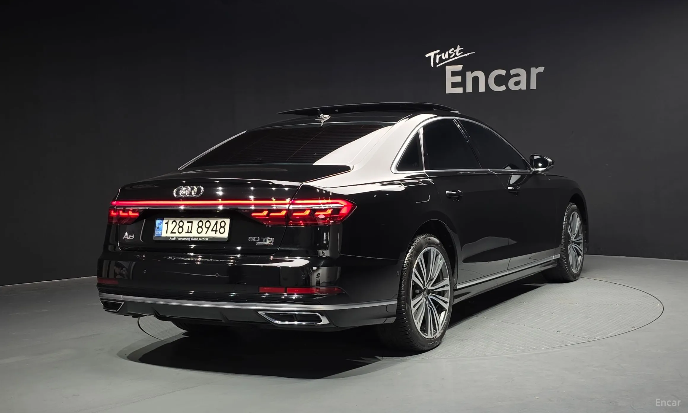 Audi A8 (D5)