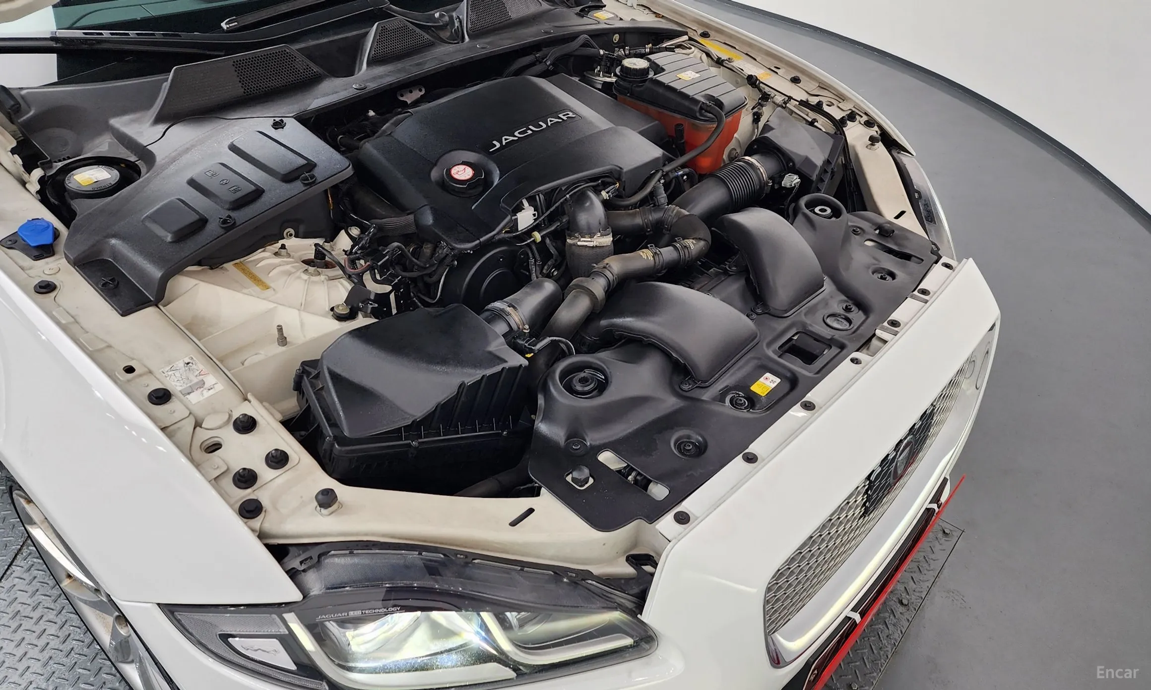 Jaguar All New XJ превью 6