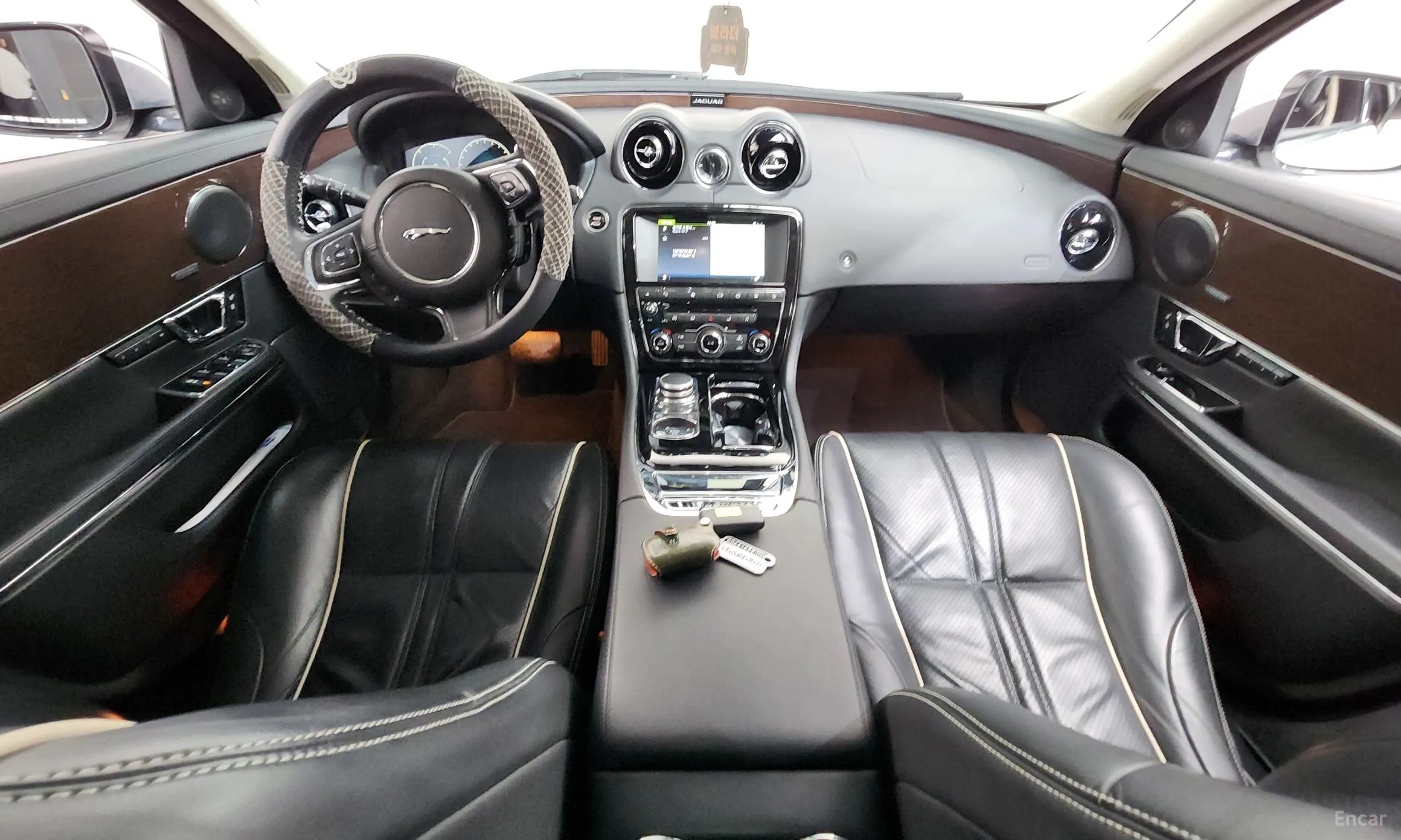 Jaguar All New XJ превью 7