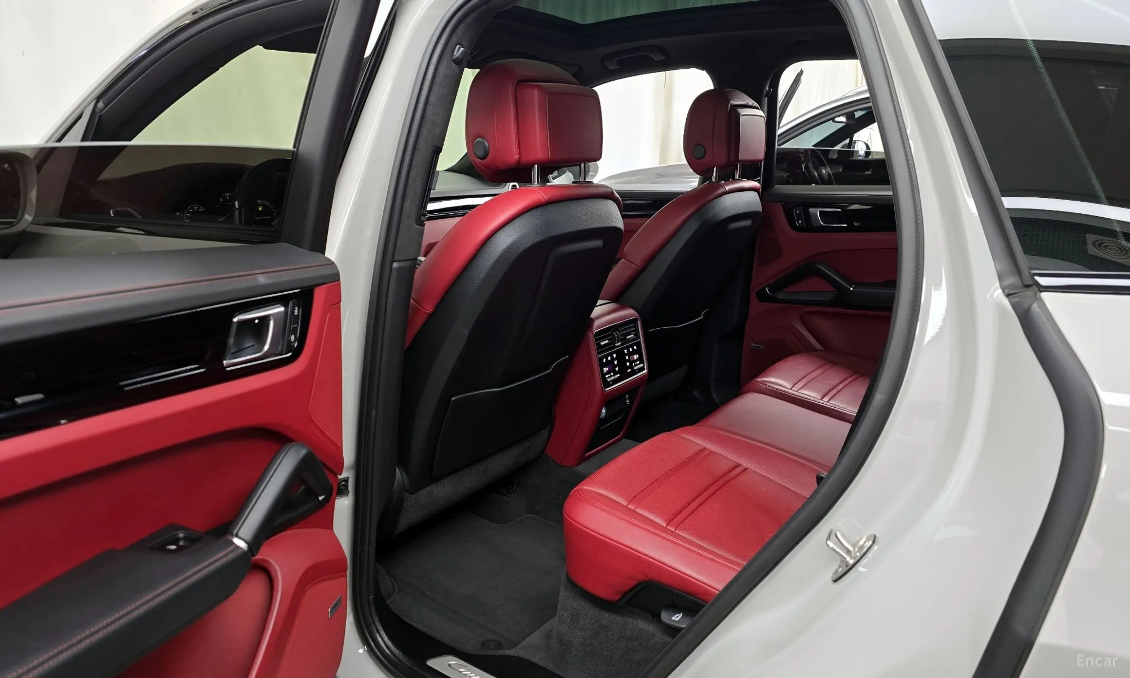 Porsche Cayenne (PO536) превью 11