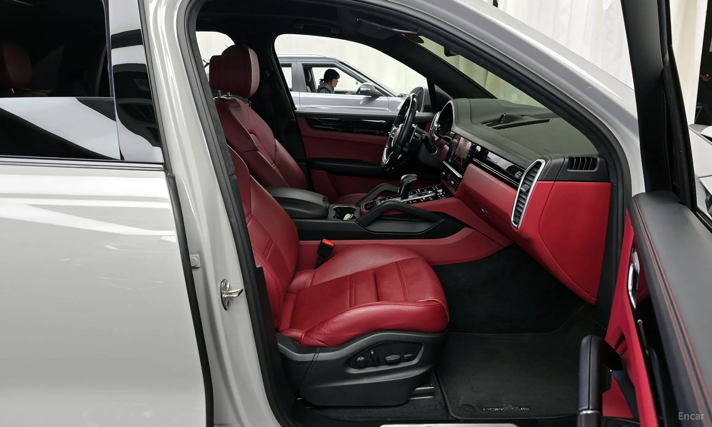 Porsche Cayenne (PO536) превью 12