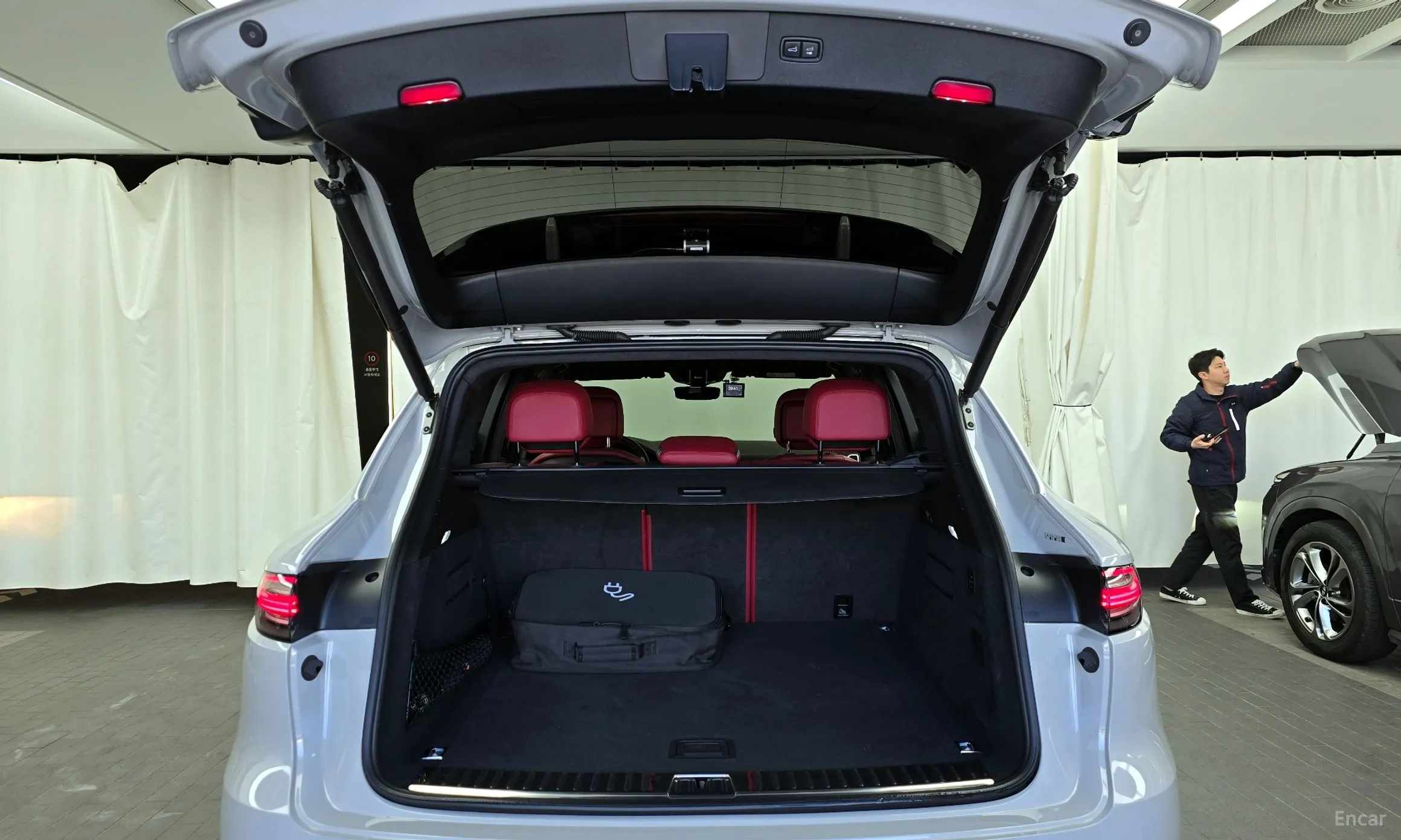 Porsche Cayenne (PO536) превью 20