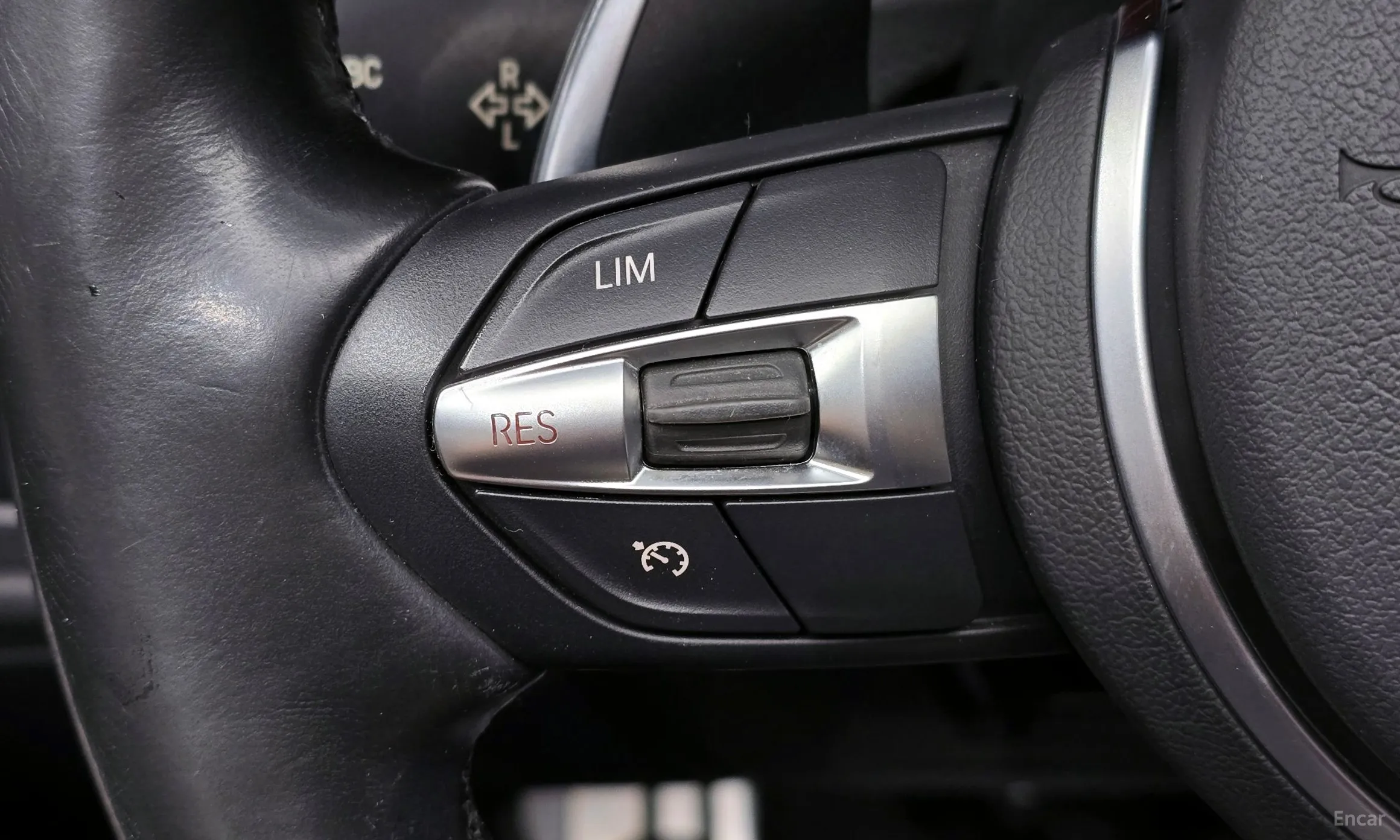 BMW Series 4 (F32) превью 16