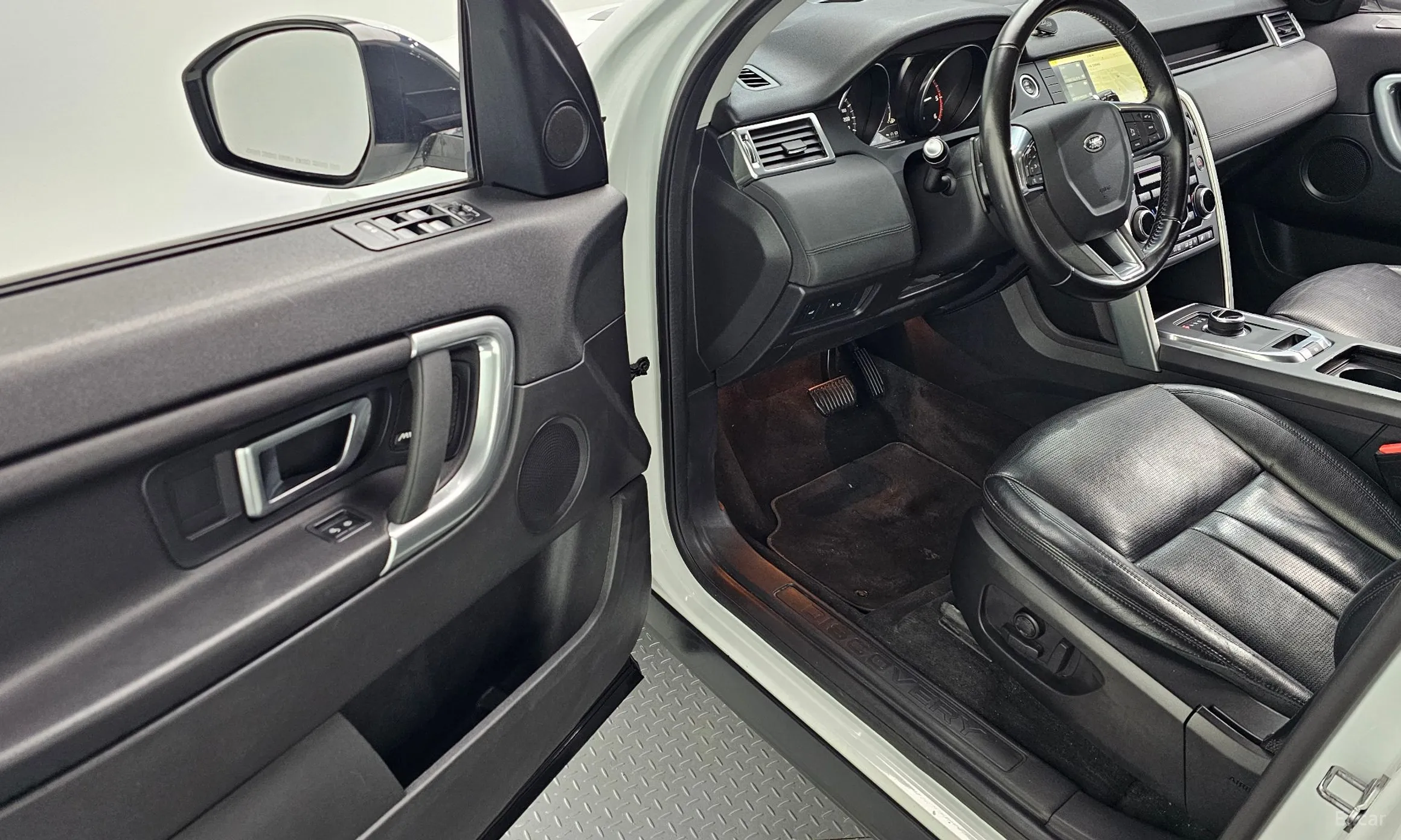 Land Rover Discovery Sports превью 10