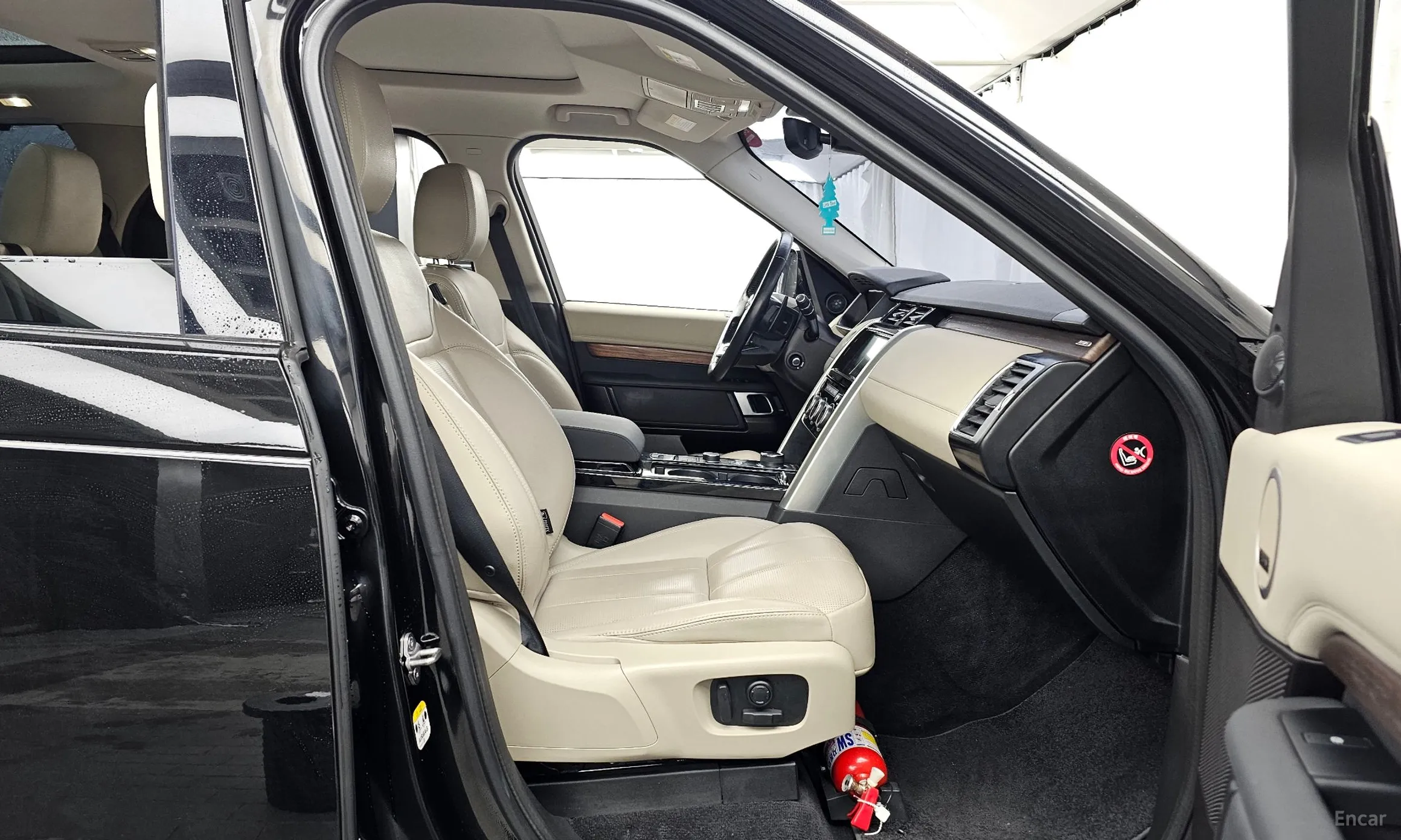 Land Rover Discovery 5 превью 11
