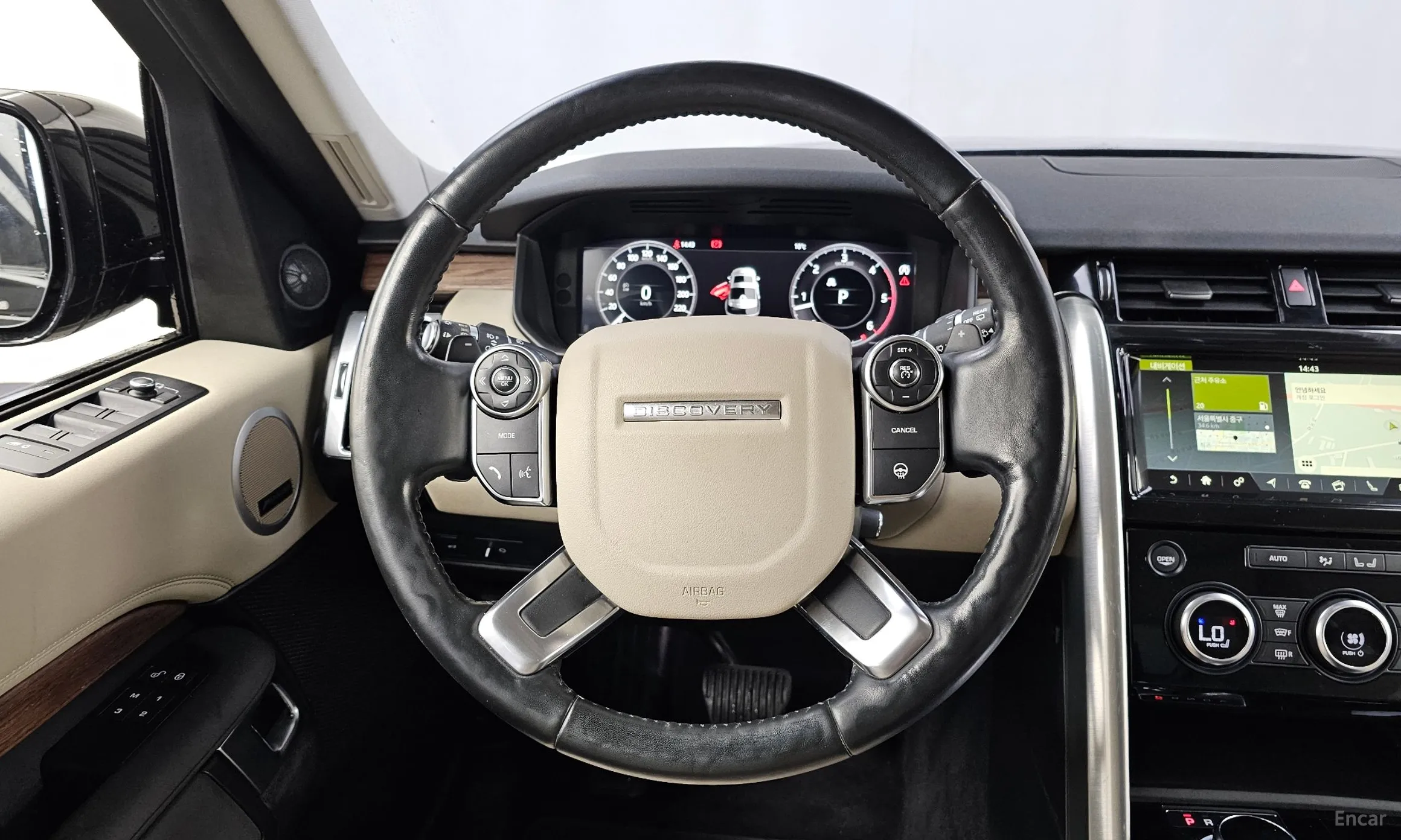 Land Rover Discovery 5 превью 13