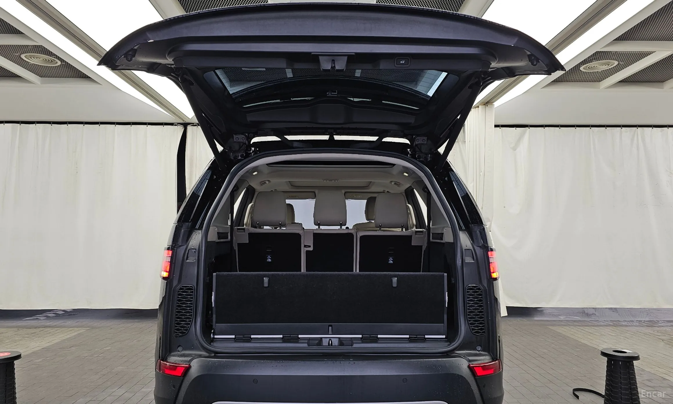 Land Rover Discovery 5 превью 20