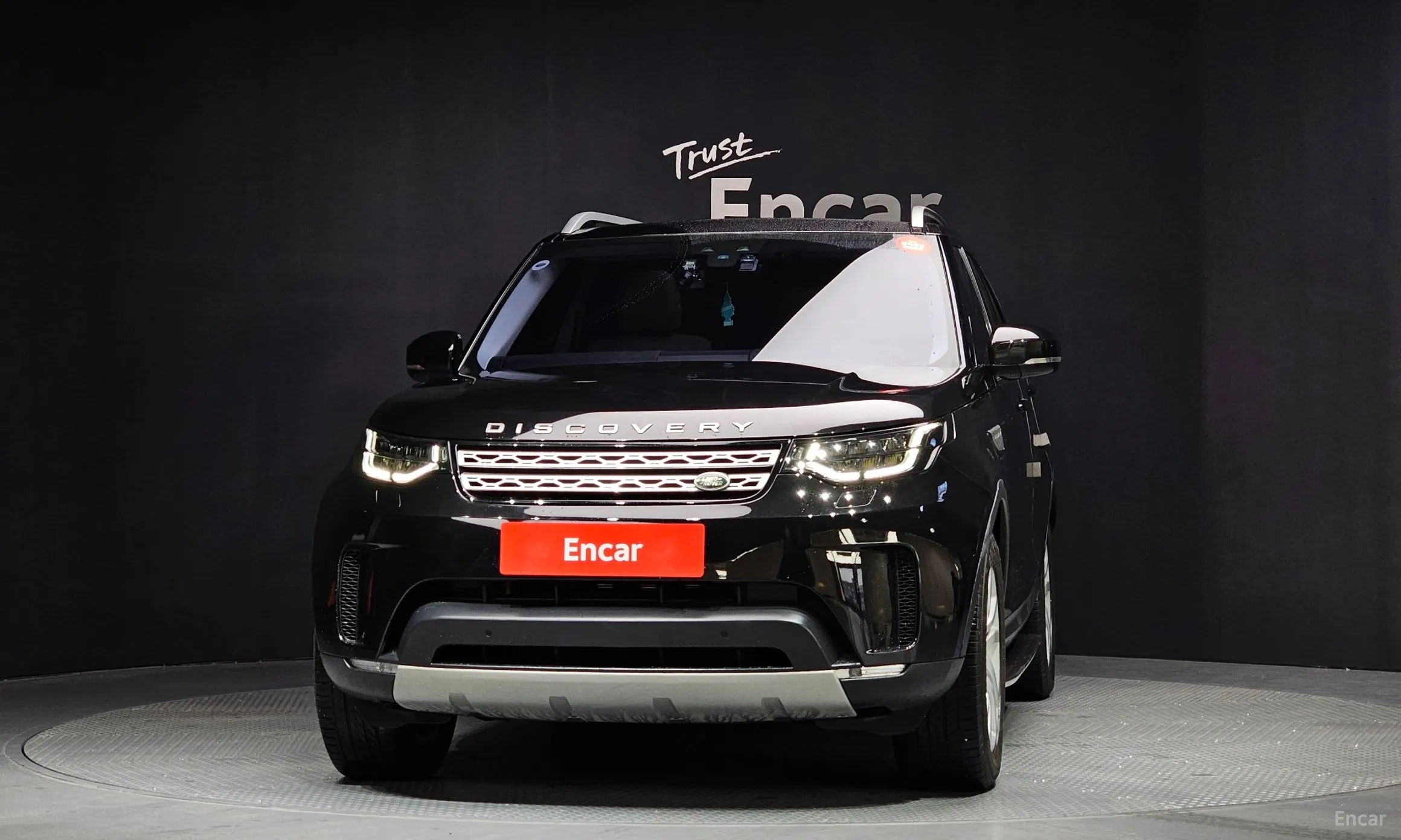 Land Rover Discovery 5 превью 3