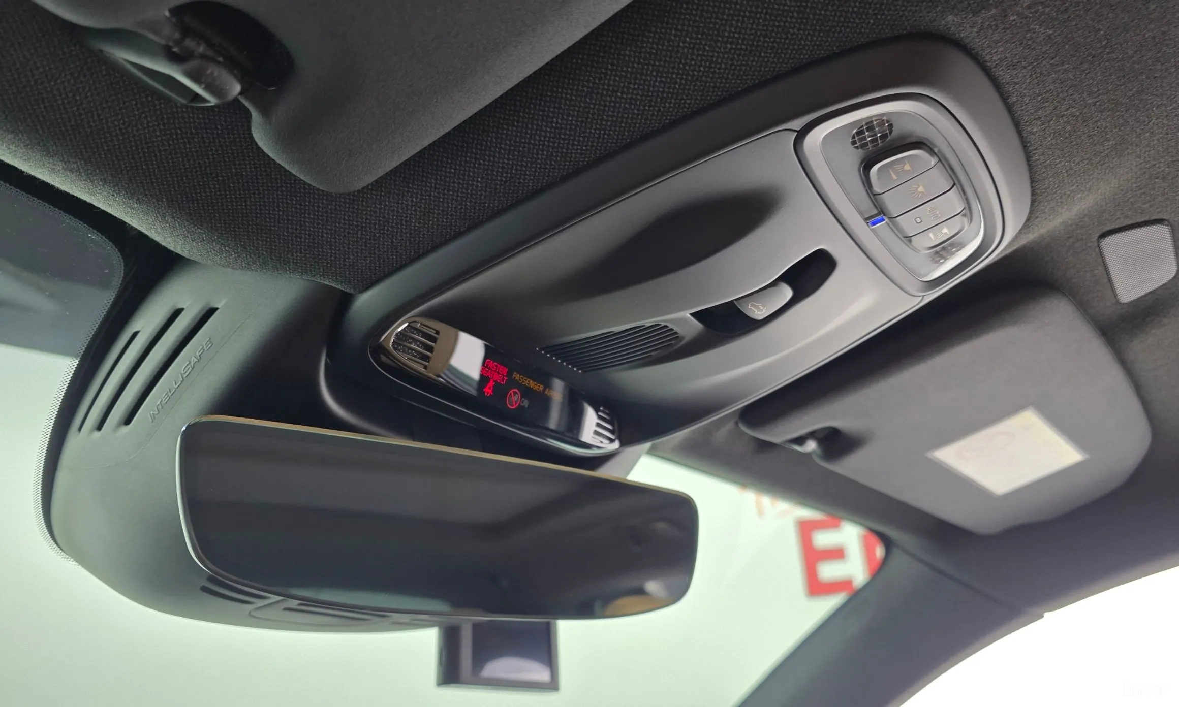 Volvo XC40 превью 16