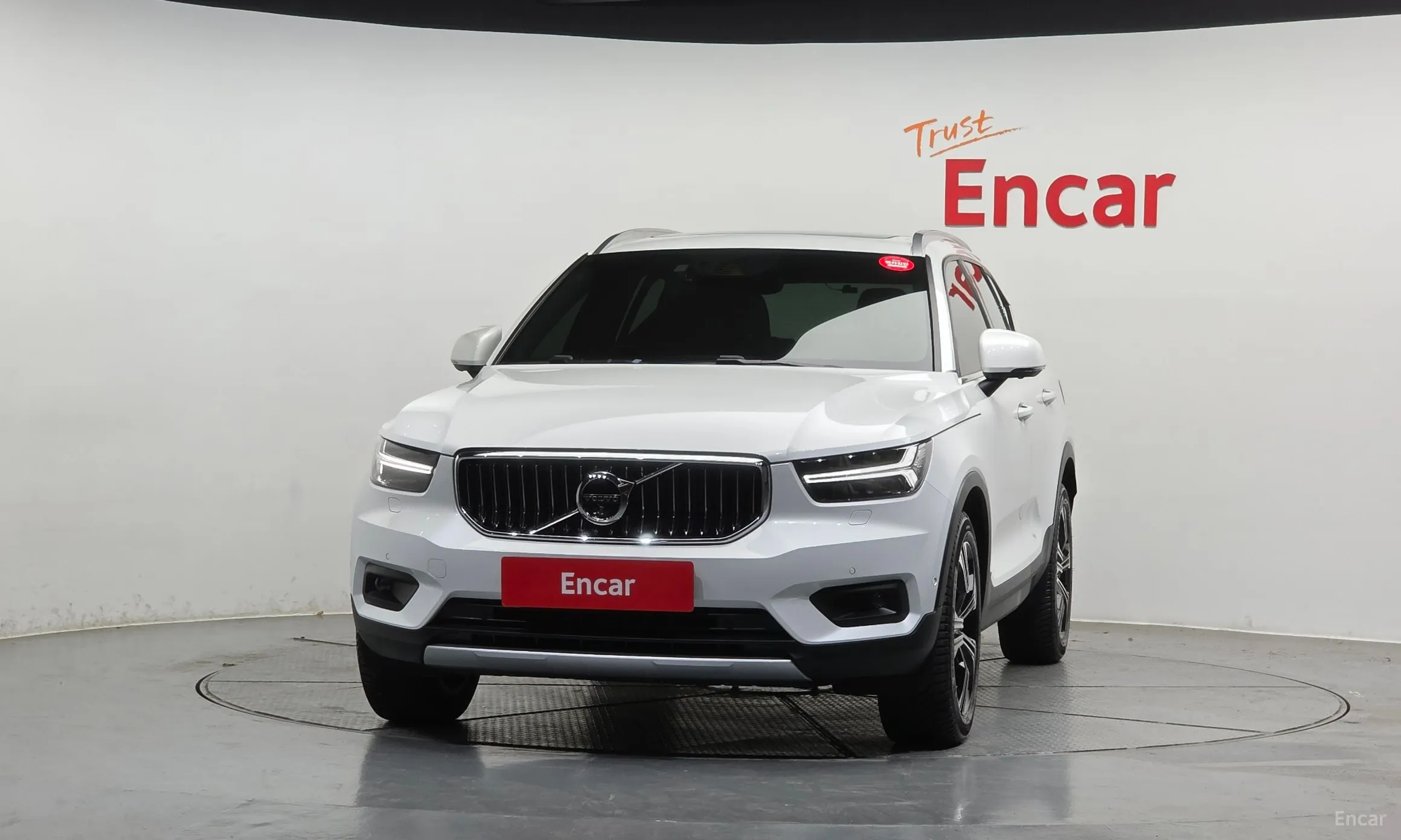 Volvo XC40 превью 3
