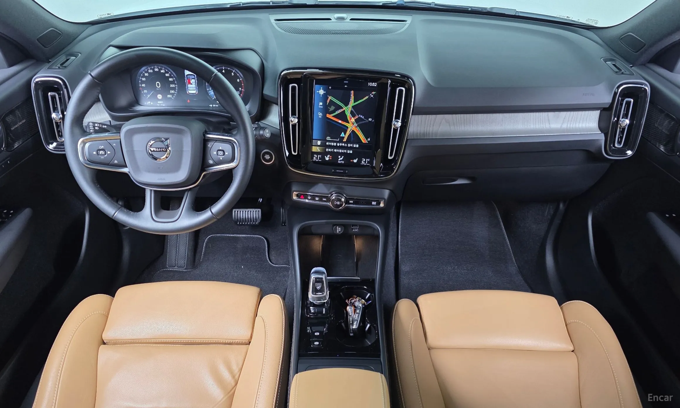 Volvo XC40 превью 7