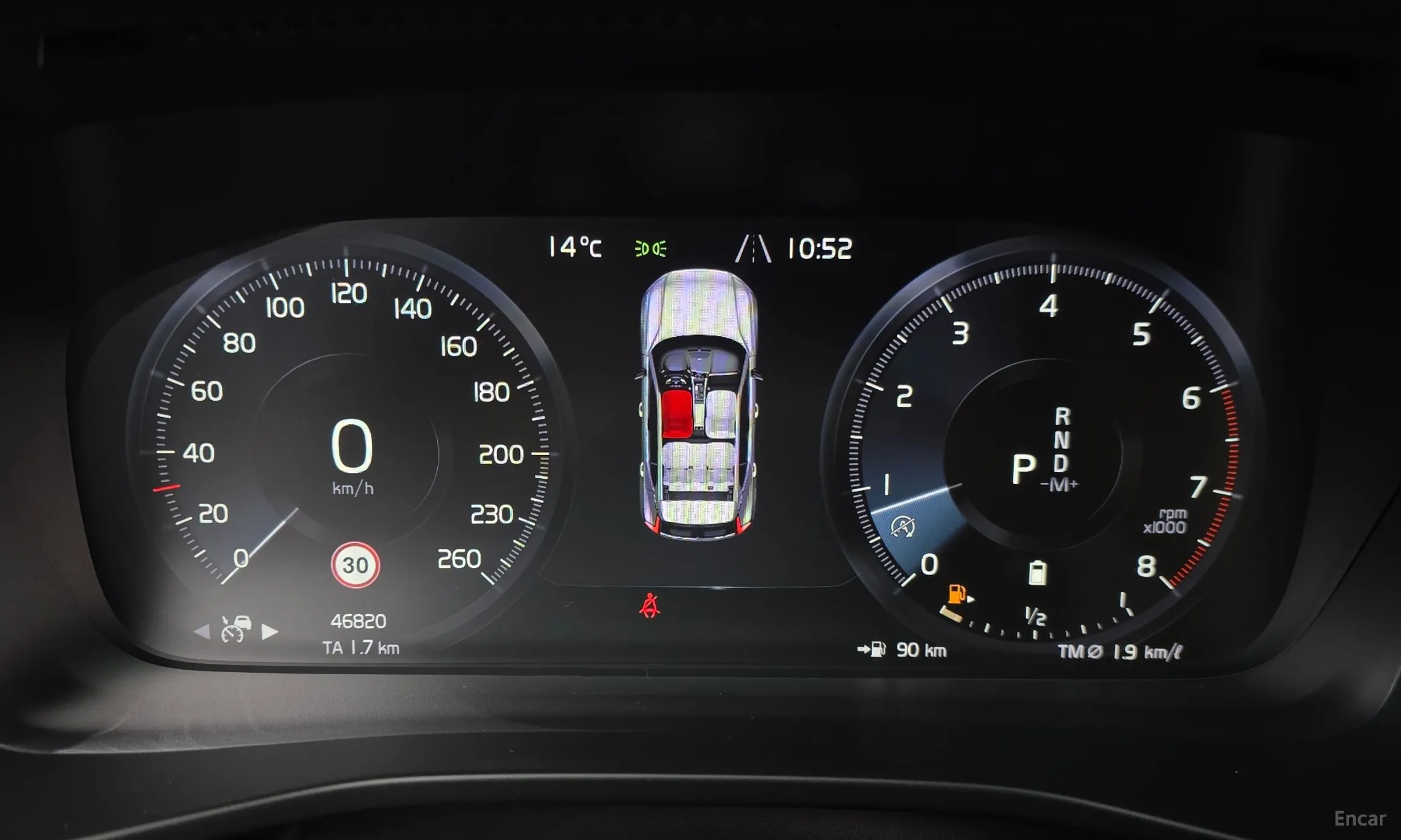 Volvo XC40 превью 8
