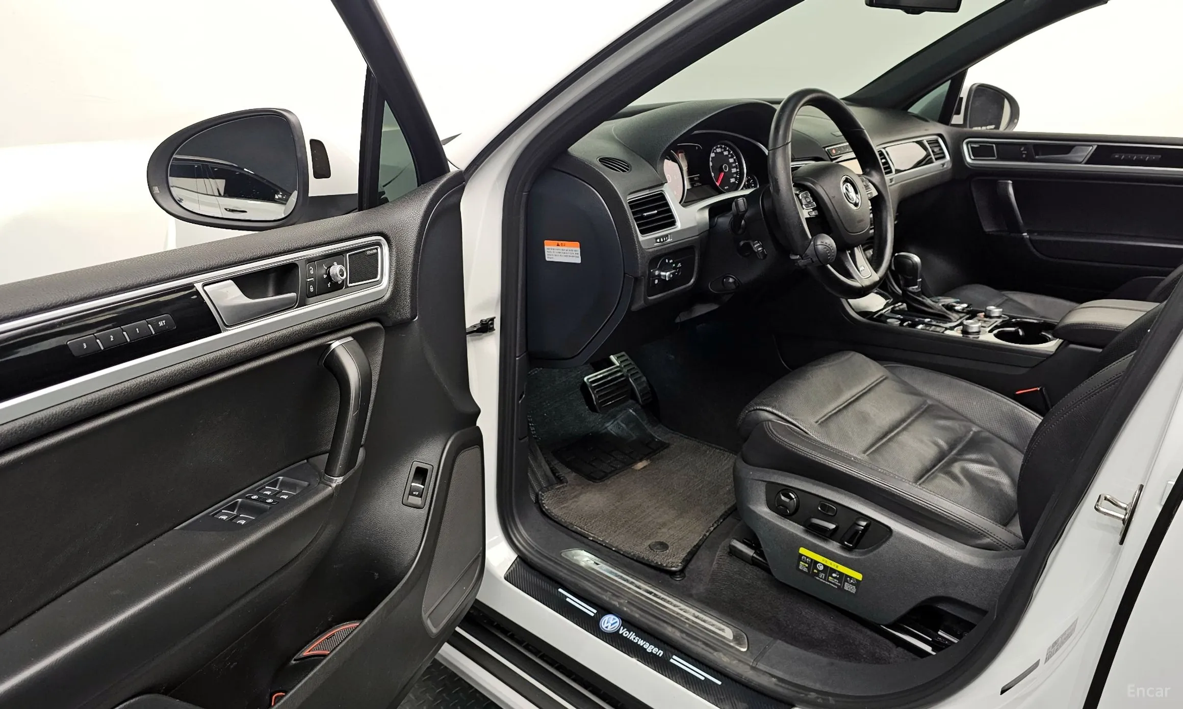 Volkswagen New Touareg превью 10