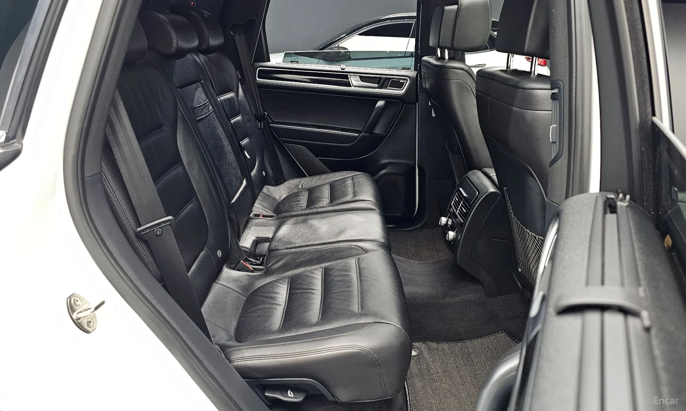 Volkswagen New Touareg превью 11