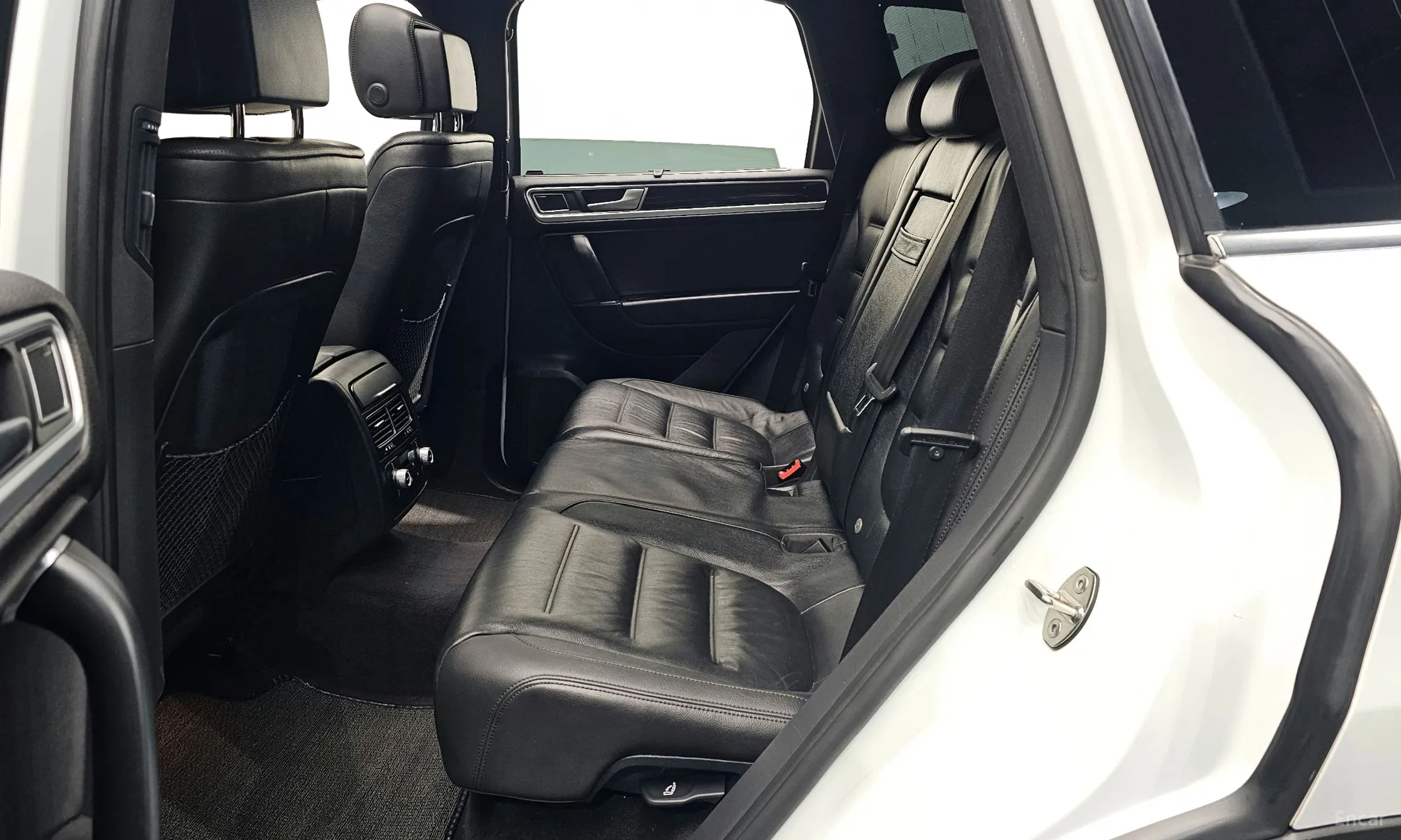 Volkswagen New Touareg превью 12