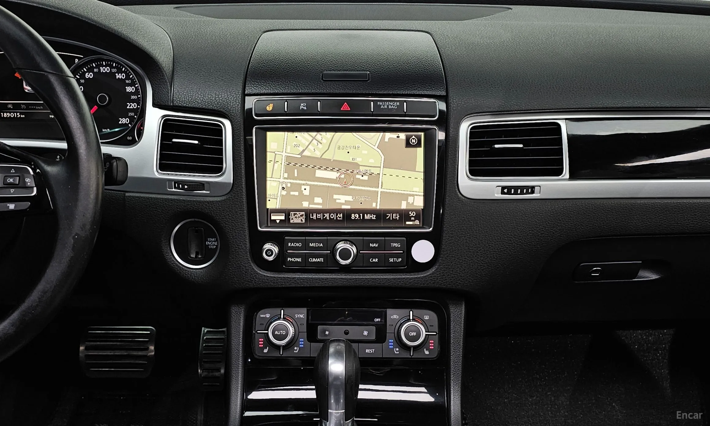 Volkswagen New Touareg превью 14