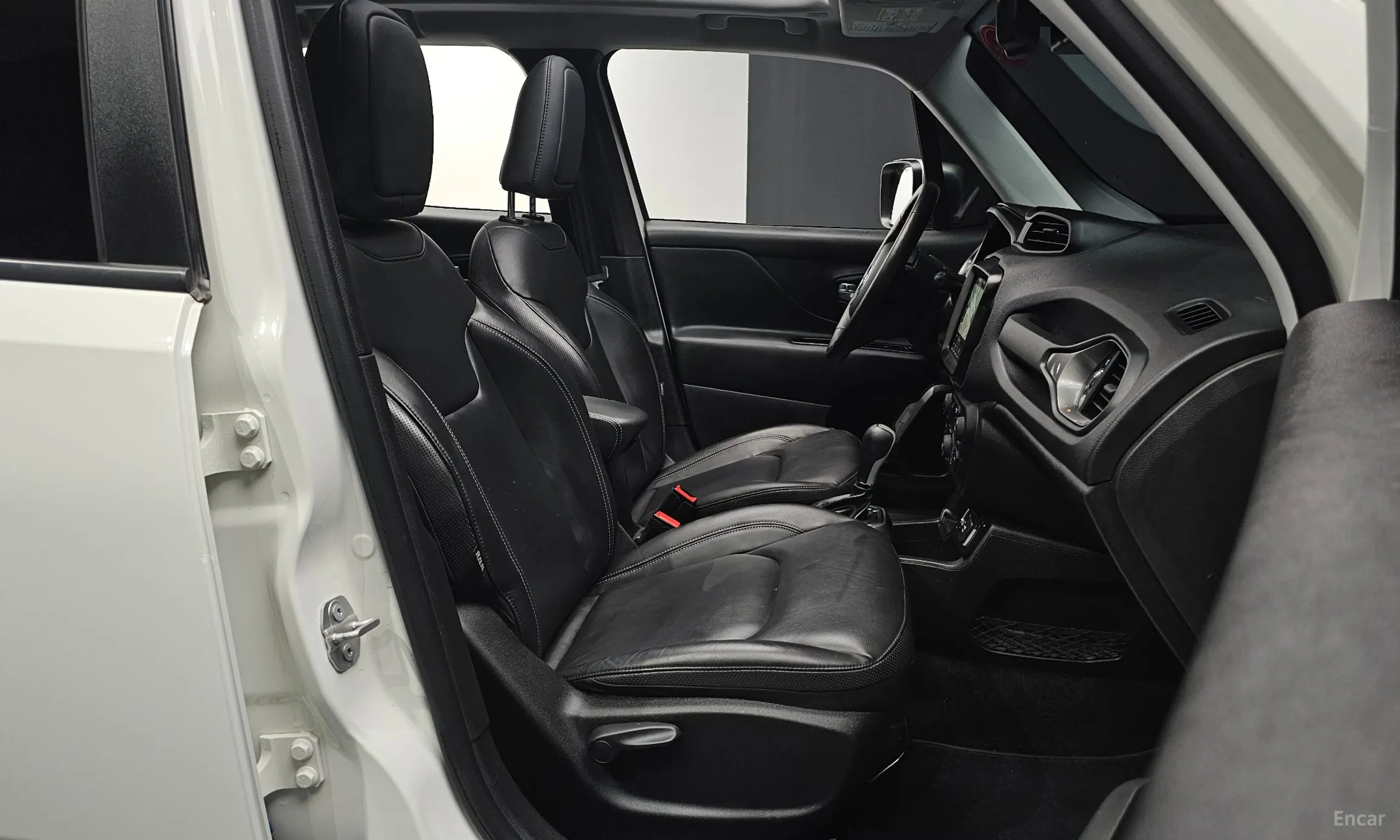 Jeep Renegade превью 10