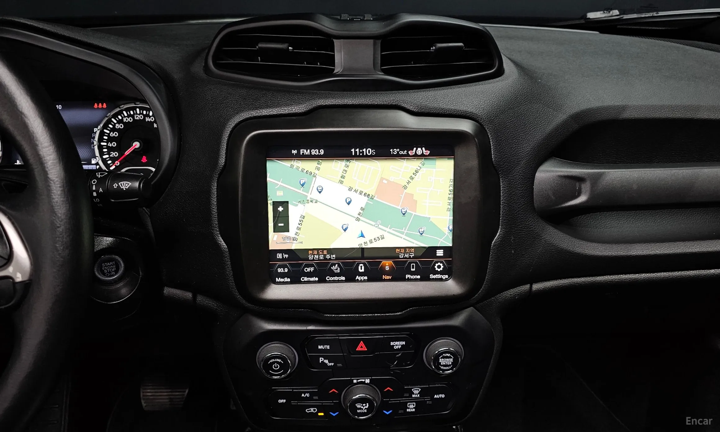 Jeep Renegade превью 14
