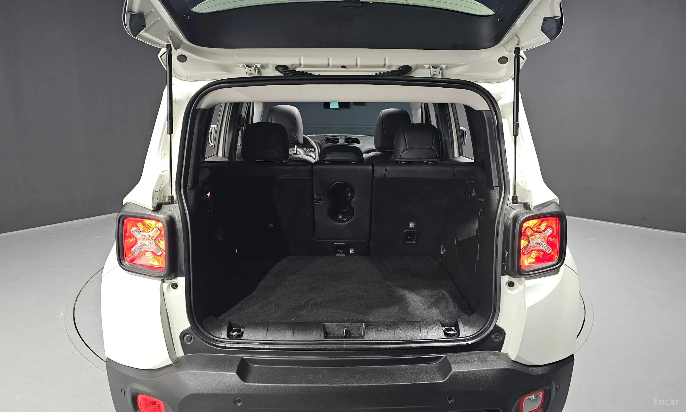 Jeep Renegade превью 20