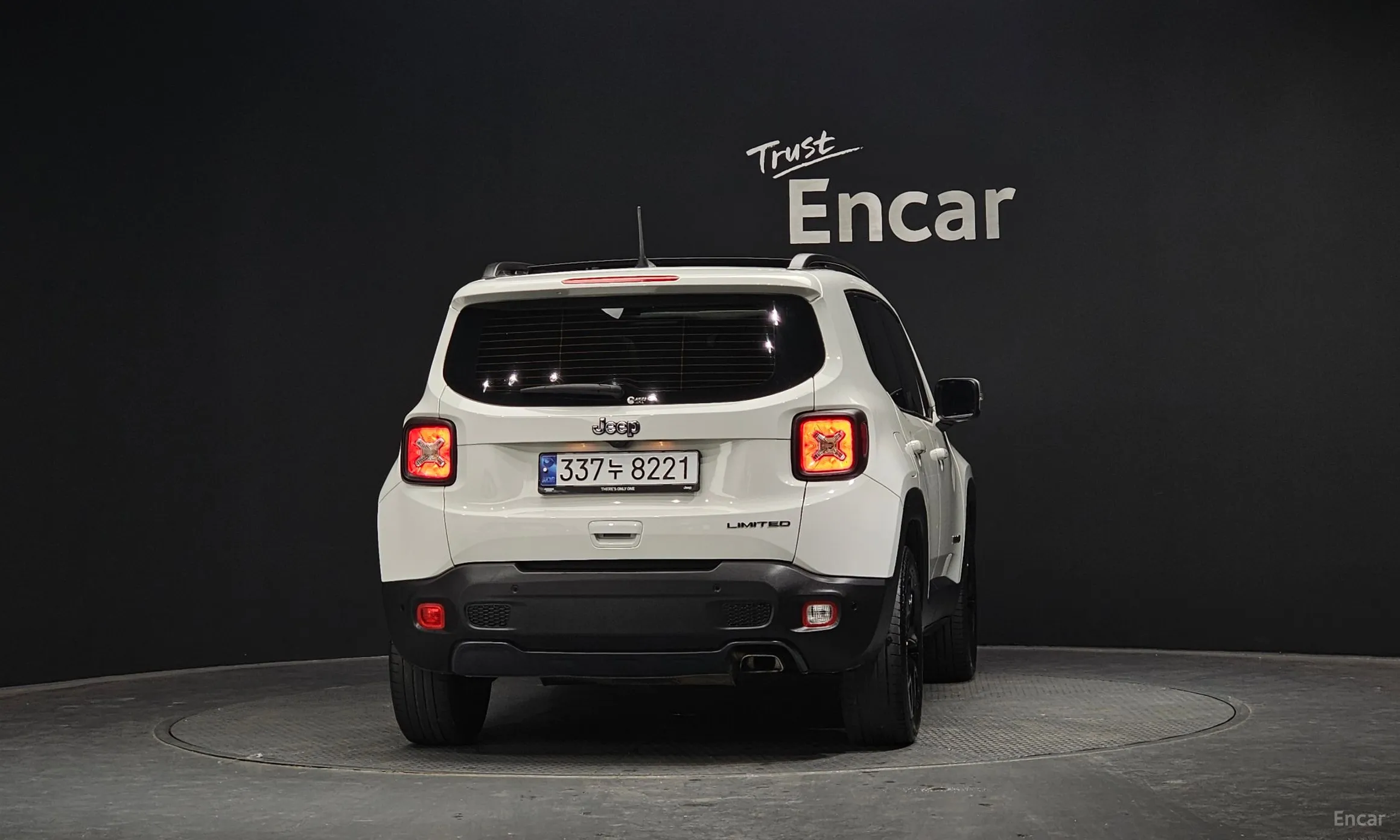 Jeep Renegade превью 4