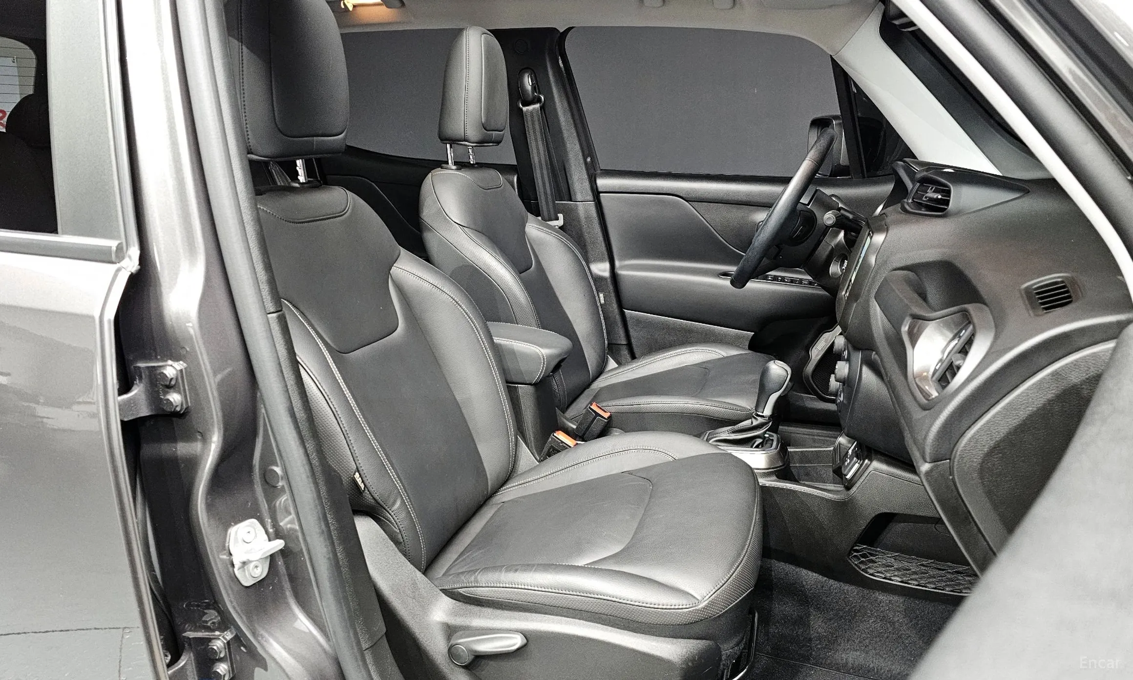 Jeep Renegade превью 11