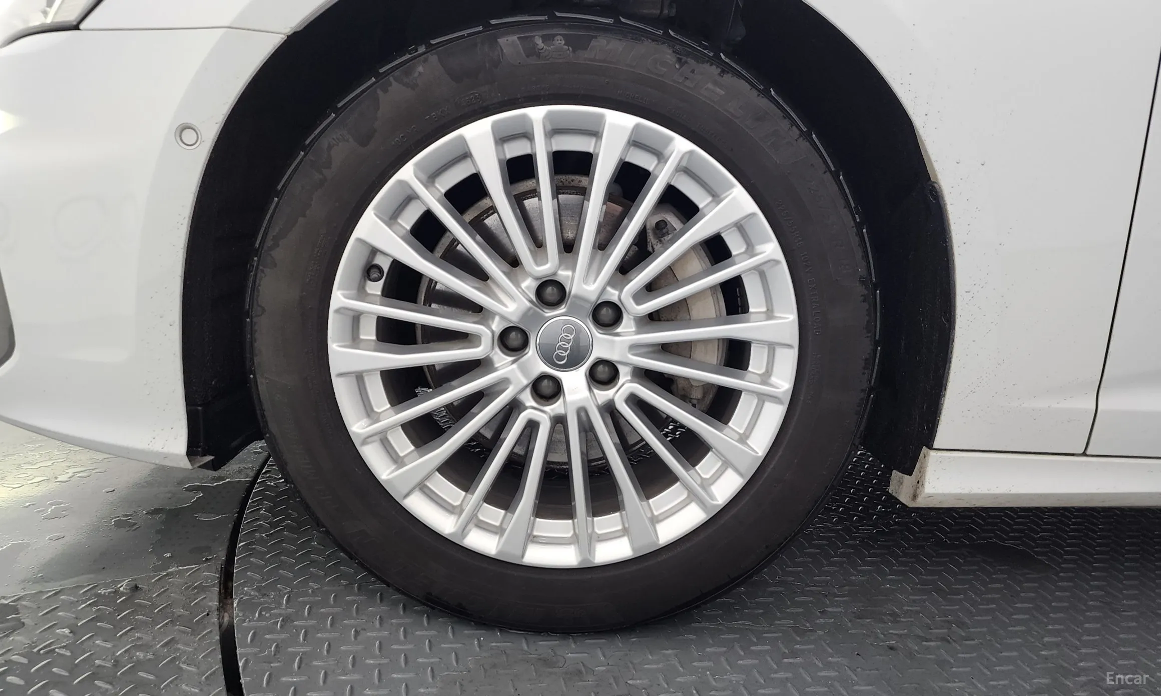 Audi A6 (C8) превью 5