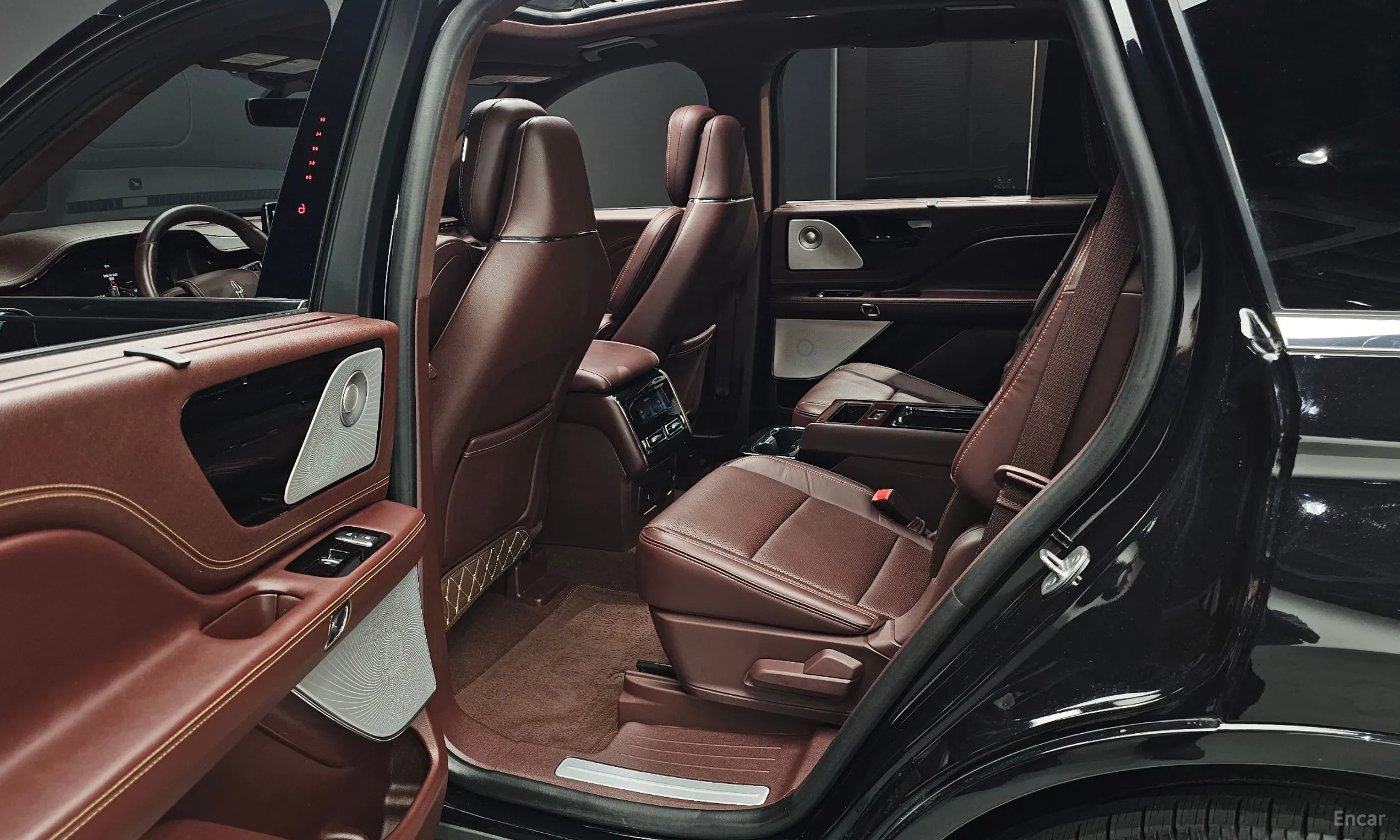 Lincoln Aviator 2nd Generation превью 12