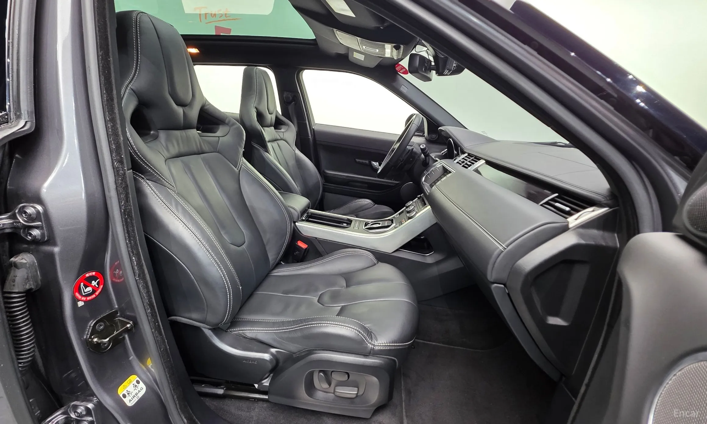 Land Rover Range Rover Evoque превью 10