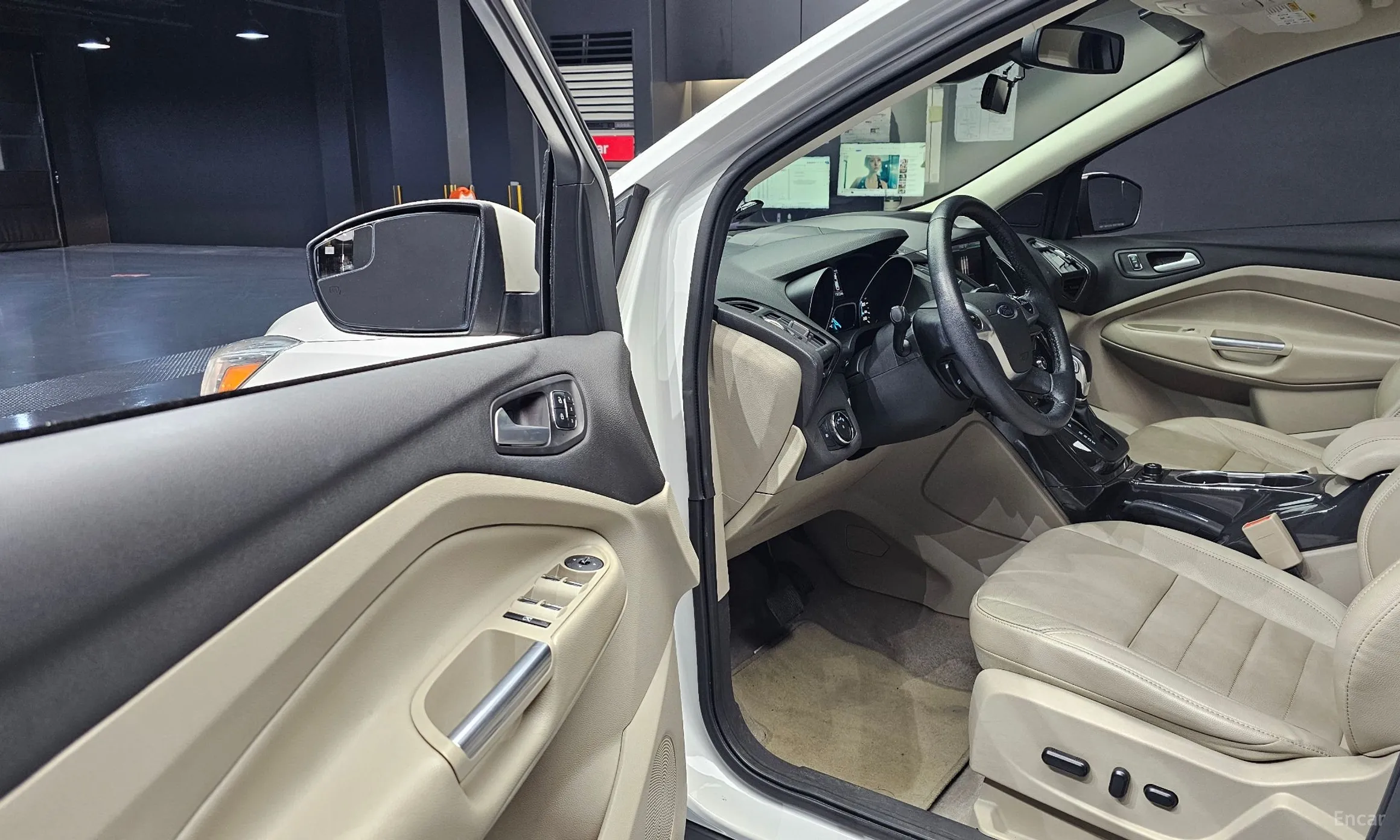 Ford Escape превью 10