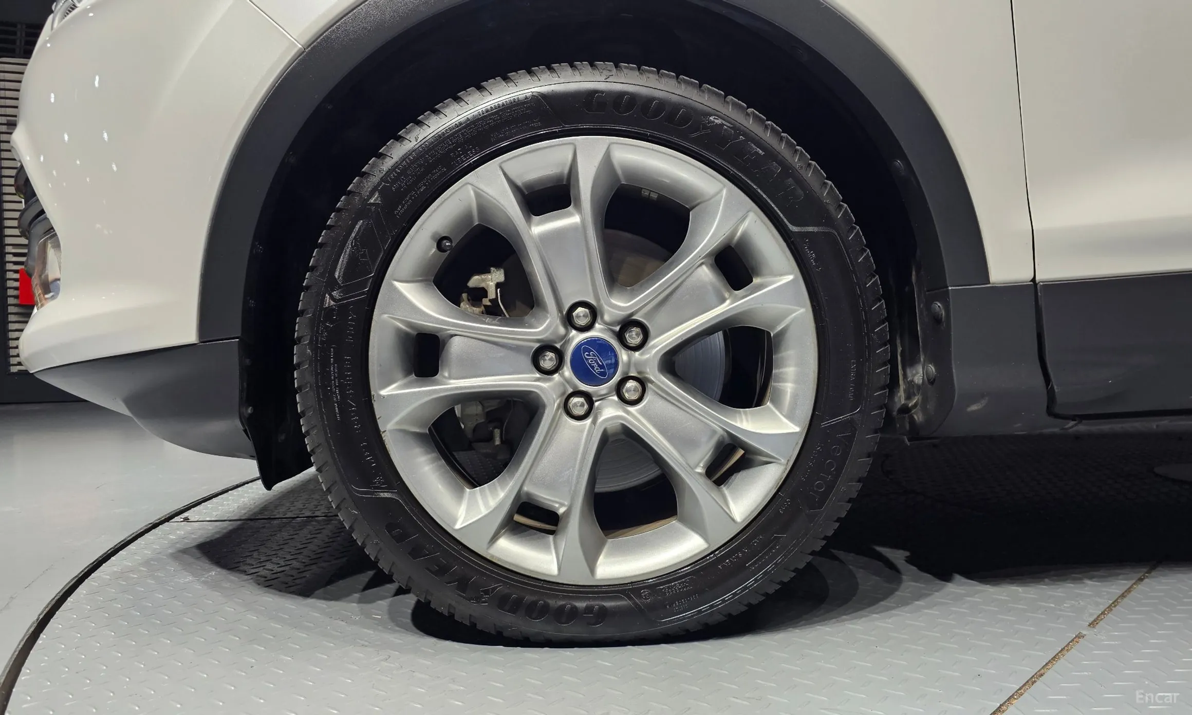 Ford Escape превью 5