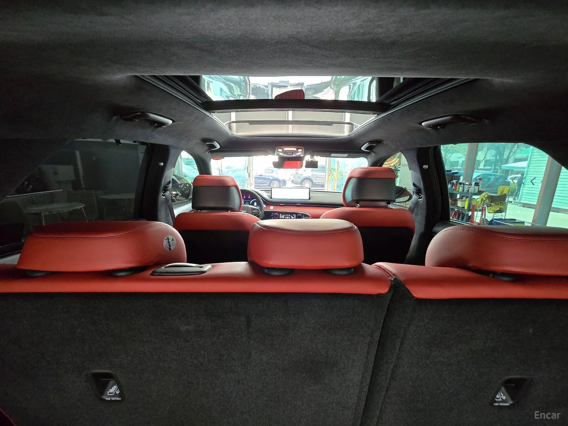 Genesis GV70 превью 10