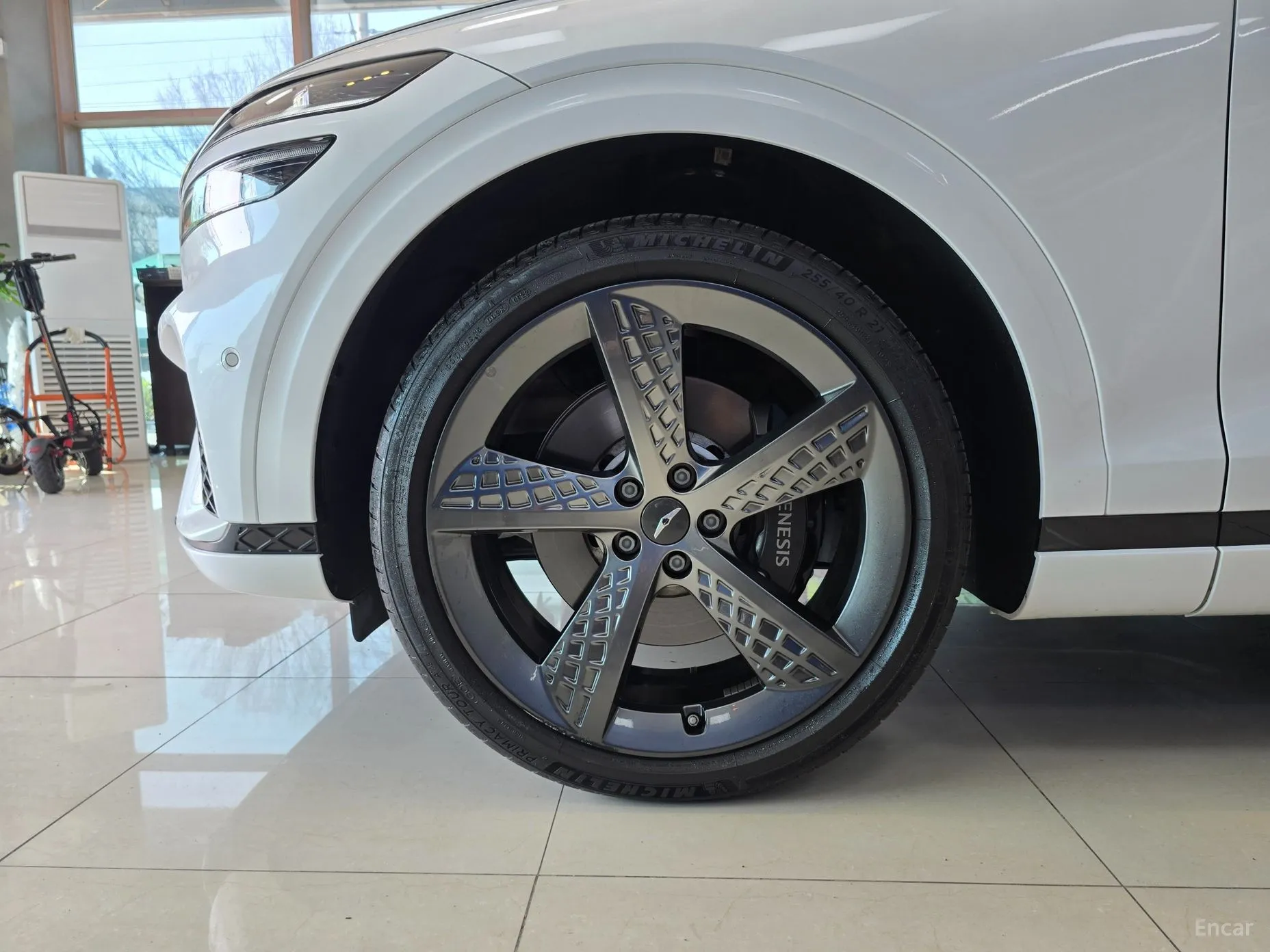 Genesis GV70 превью 20