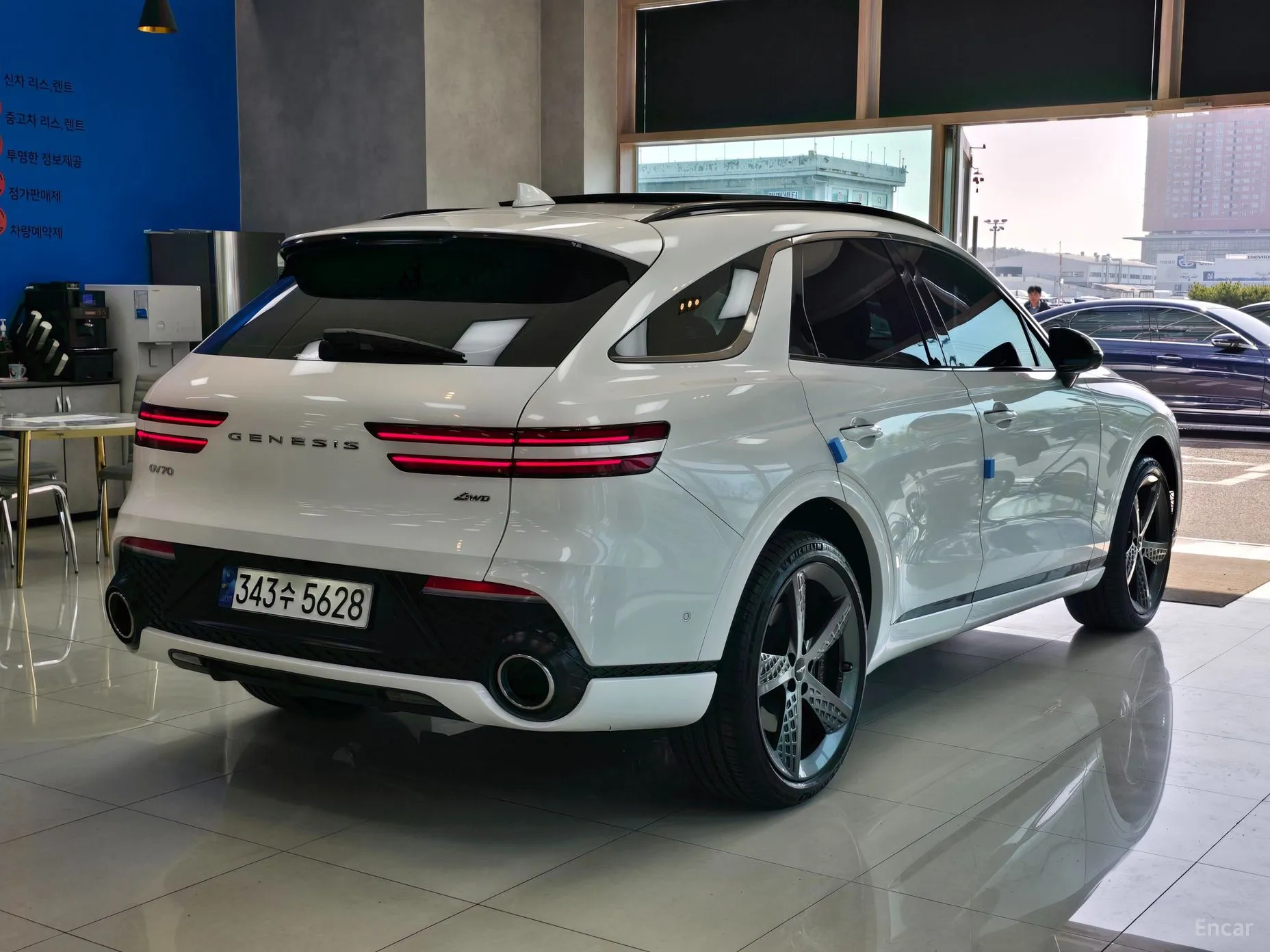 Genesis GV70 превью 6