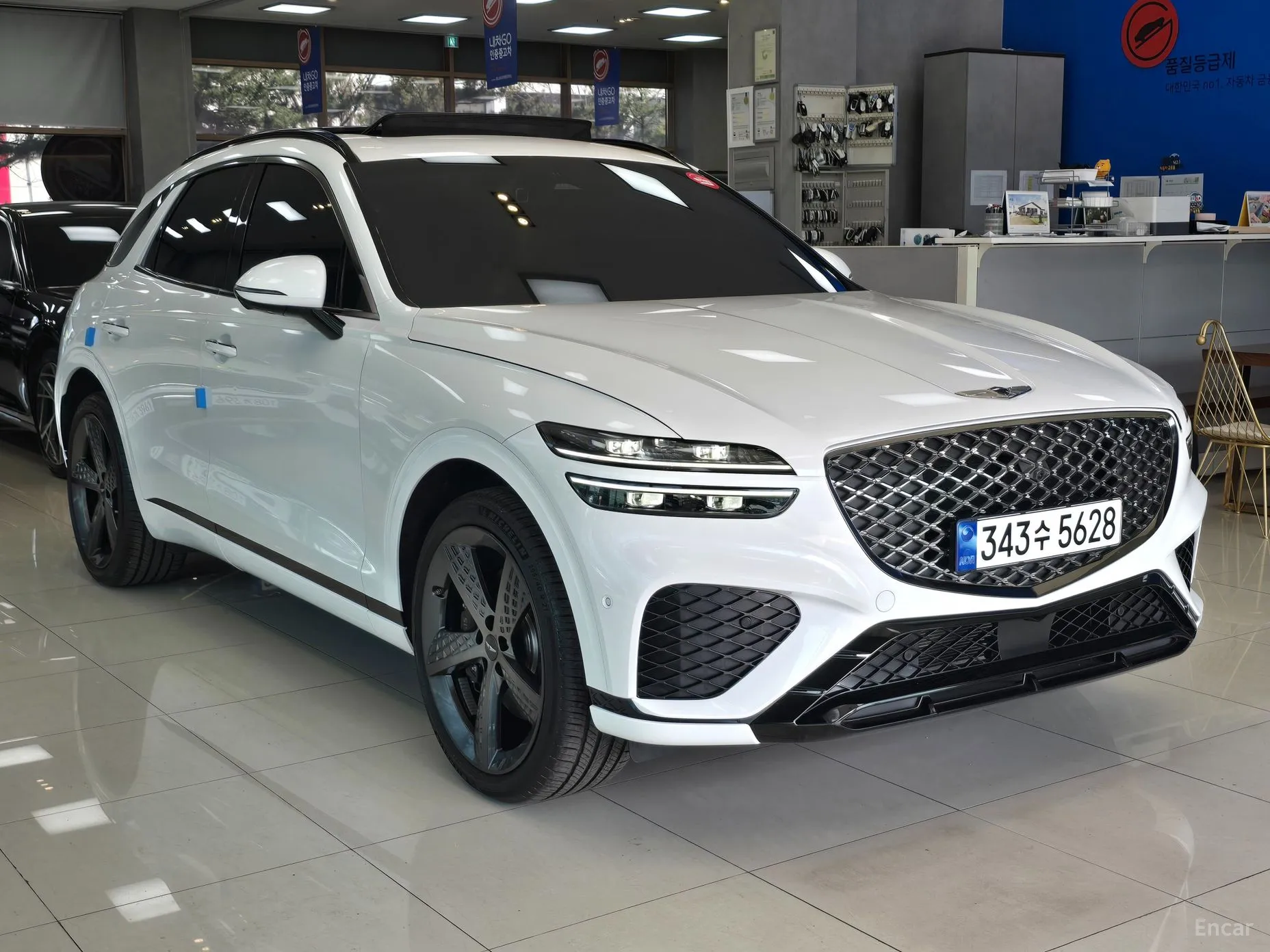 Genesis GV70 превью 7